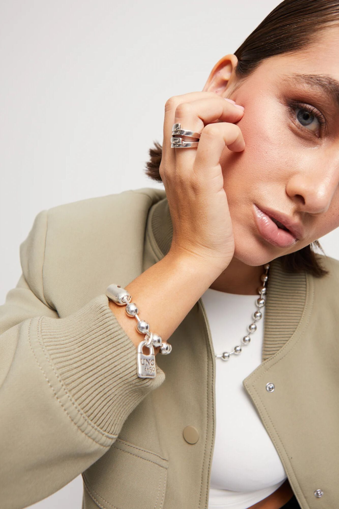 UNOde50 Pulsera esferas ba&ntilde;o de plata