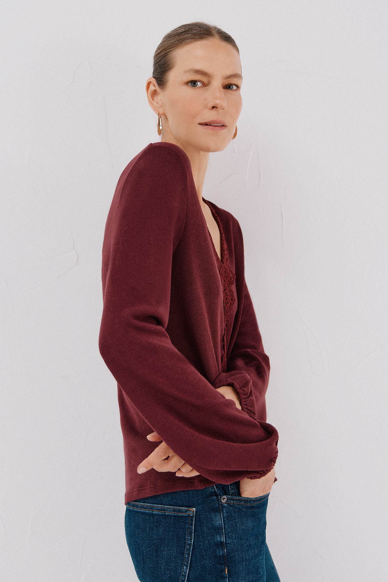 Cortefiel Top detalle puntilla escote Vino