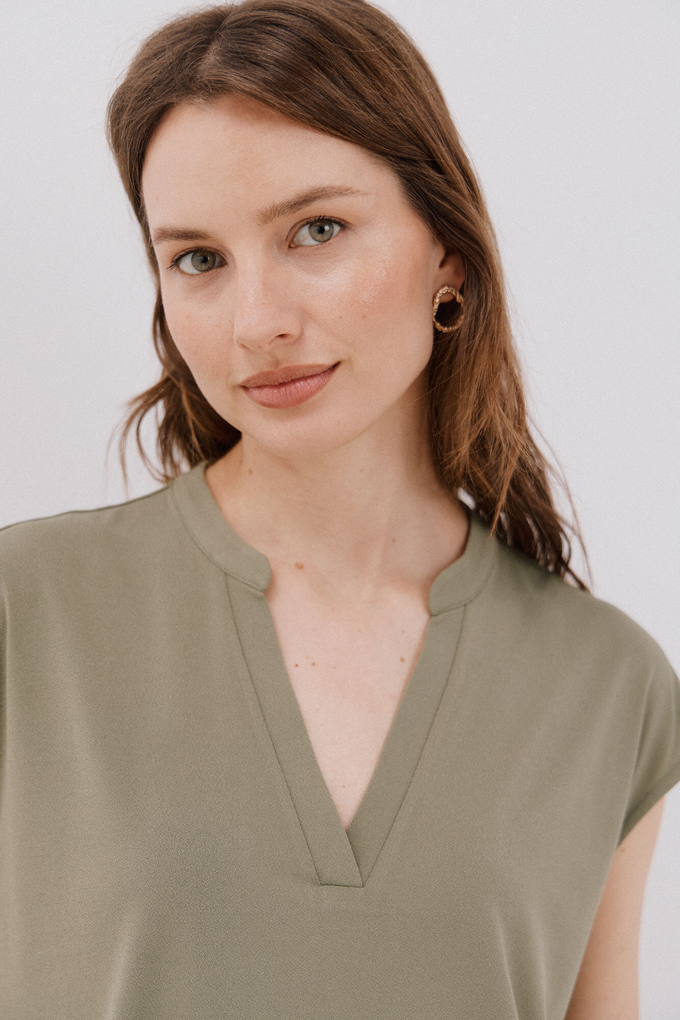 Cortefiel Camiseta b&aacute;sica com gola mao negada Verde