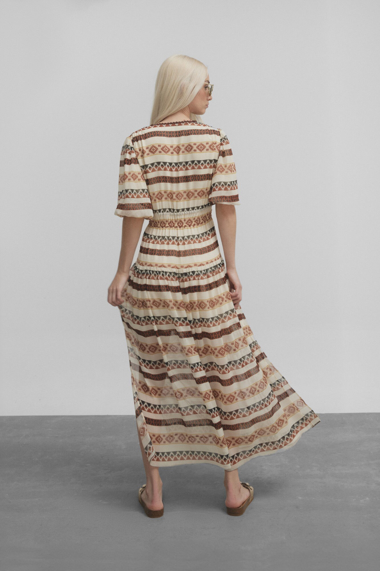 Silbon Vestido comprido com estampado &eacute;tnico  Tostado