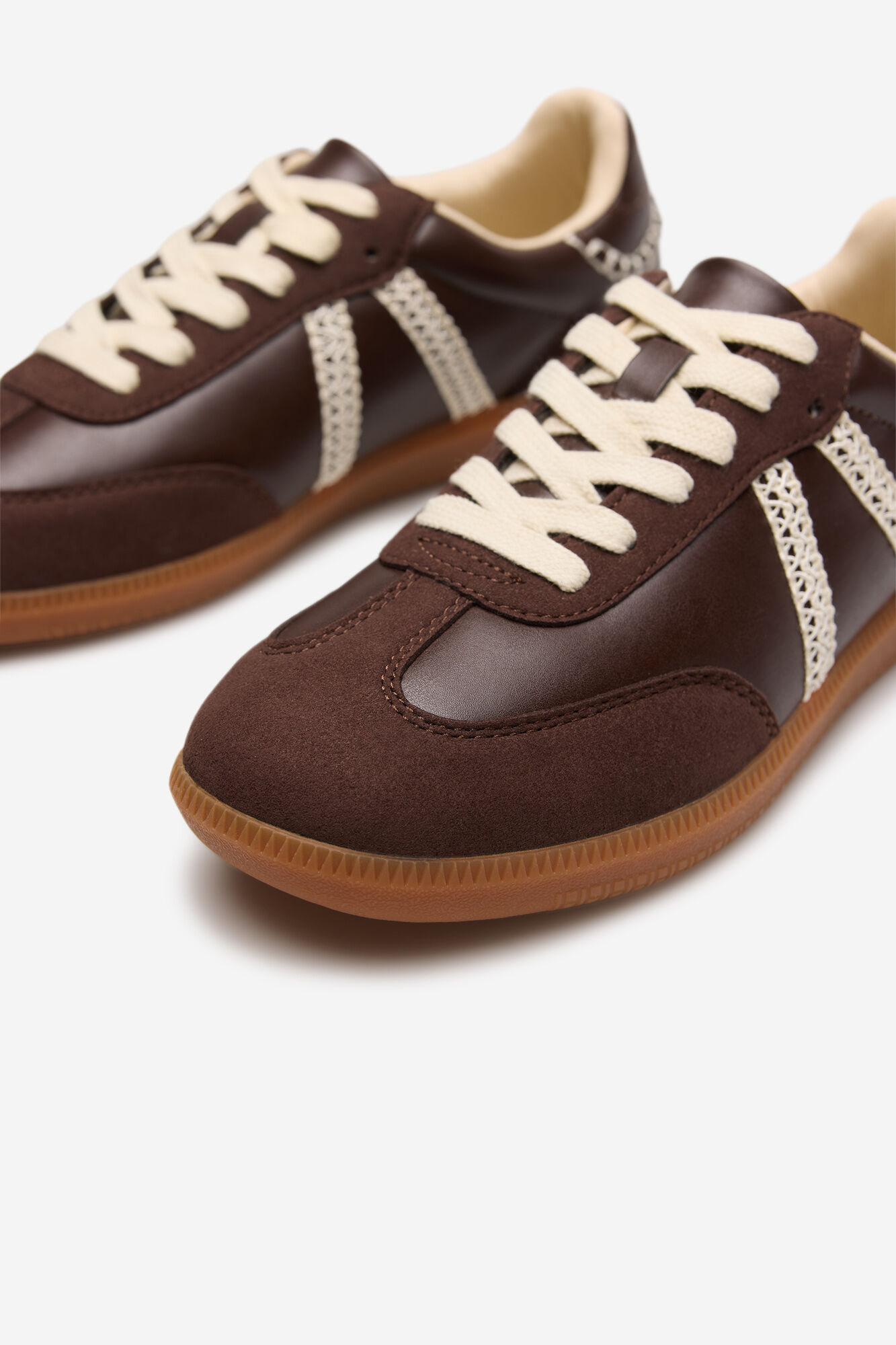 Cortefiel Flat slipper with crochet detail Dark brown