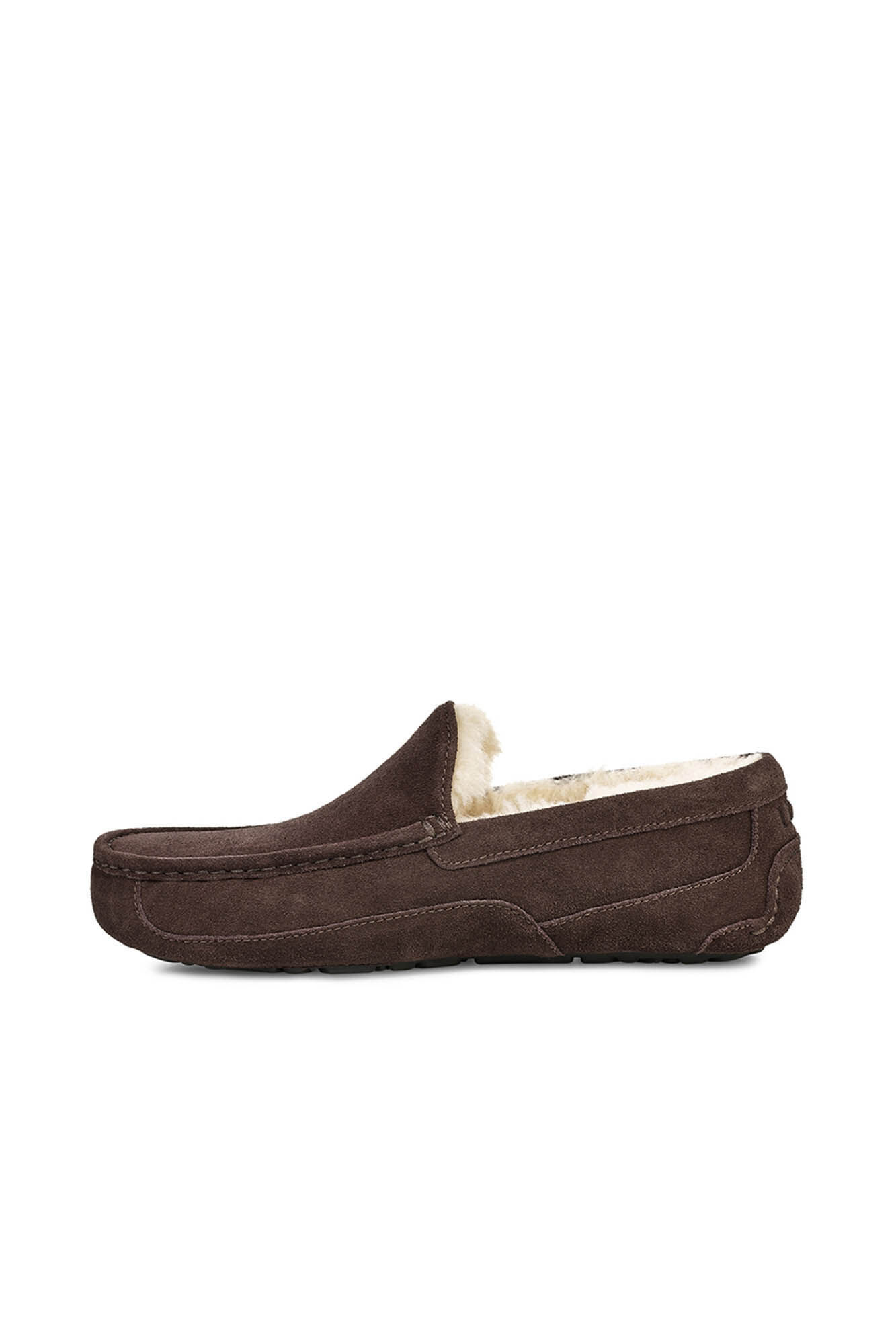 Ugg Slipper fechada camur&ccedil;a Ascot. Marca UGG Castanho