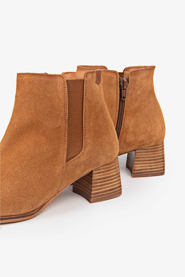 Cortefiel Eyra split leather ankle boots Camel
