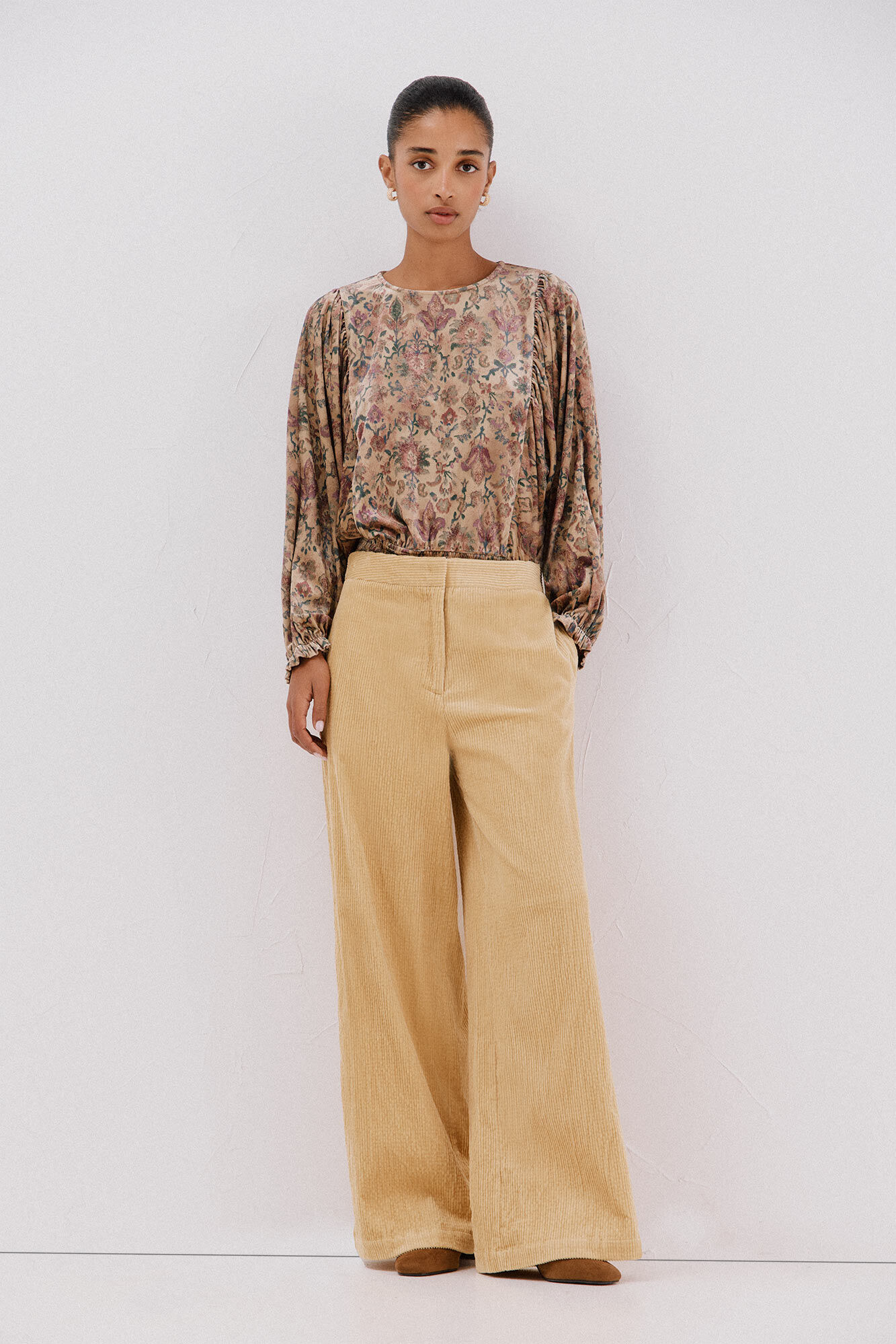 Cortefiel Wide- corduroy women's trousers Yellow
