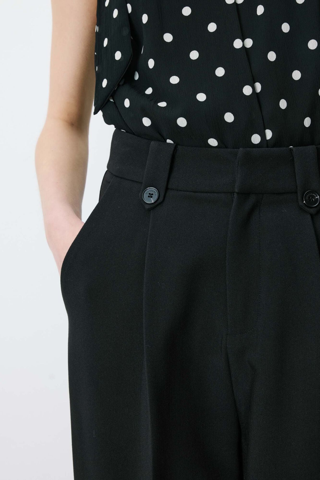 Grace & Mila Cal&ccedil;a de alfaiataria Nilay Preto