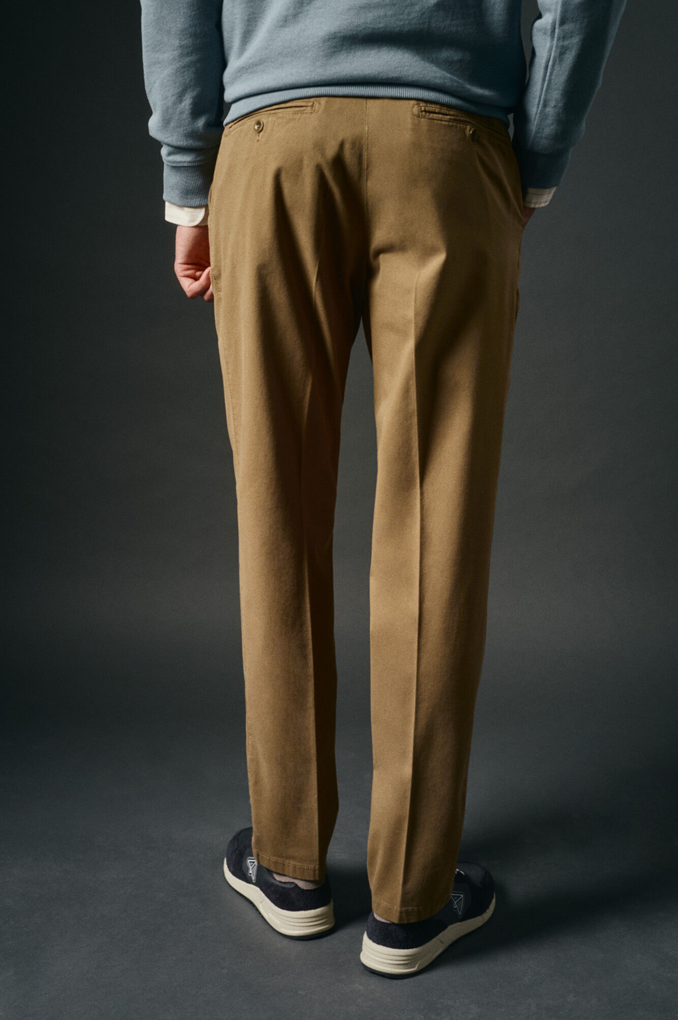 OOTO Chinos with darts Nude