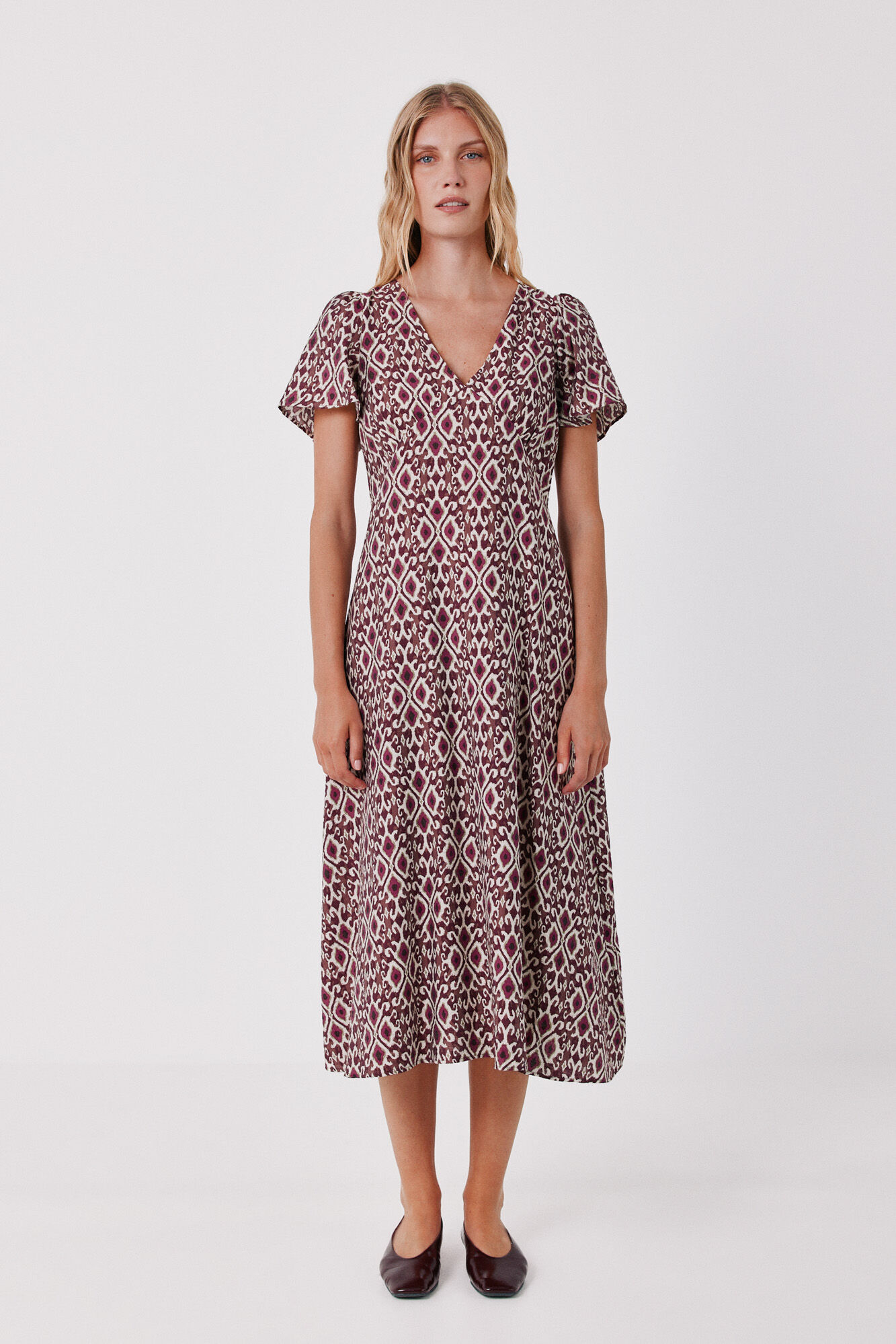 Cortefiel Vestido pico manga vuelo