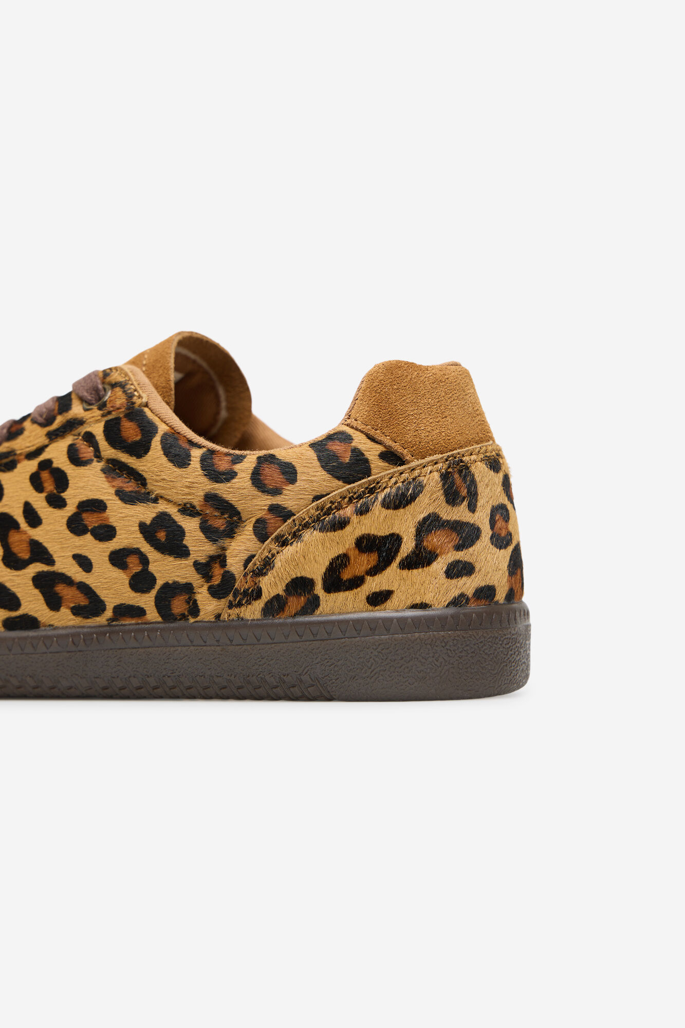 Cortefiel Zapatilla deportiva piel leopardo Estampado marr&oacute;n