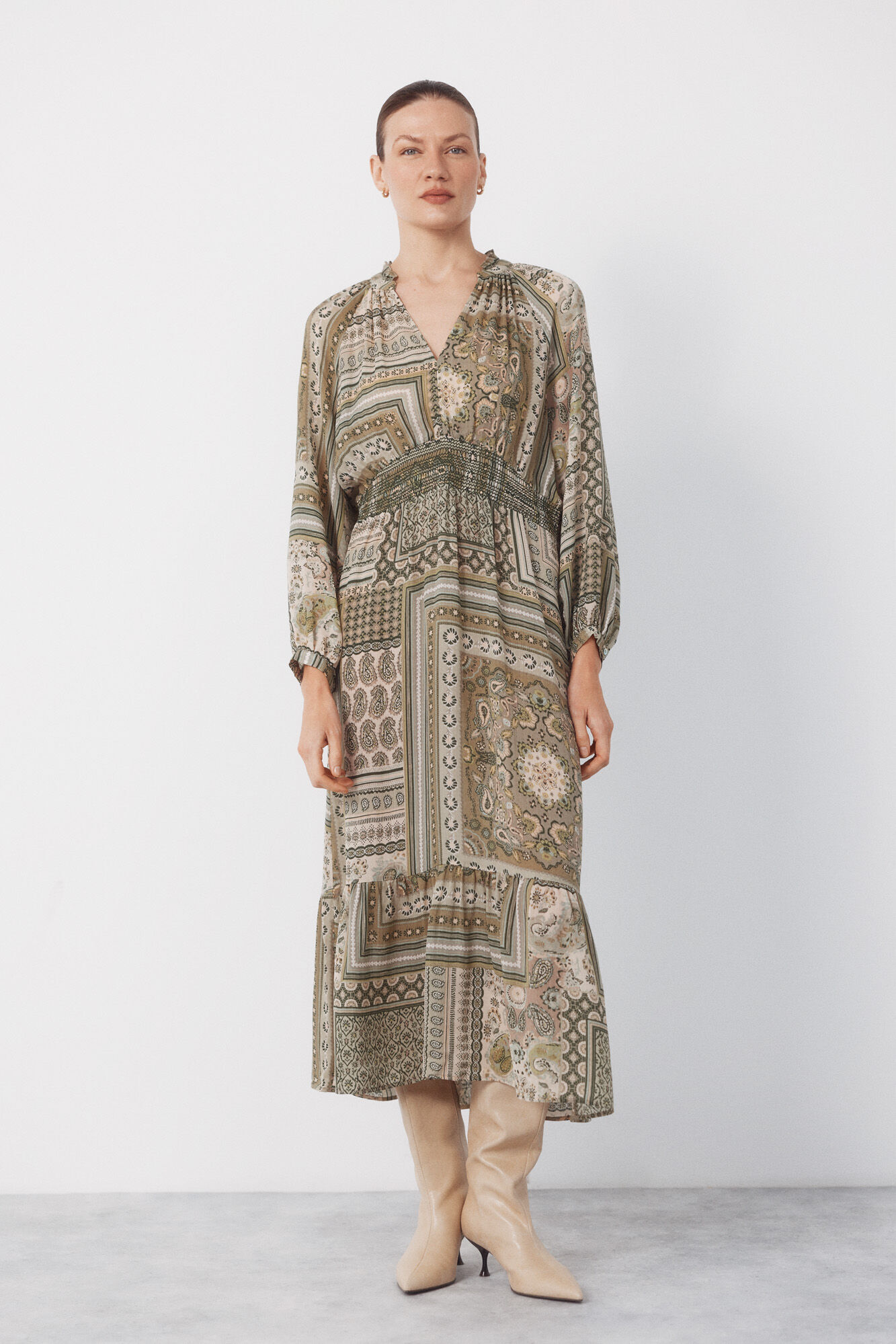 Cortefiel Flowing printed dress Kaki