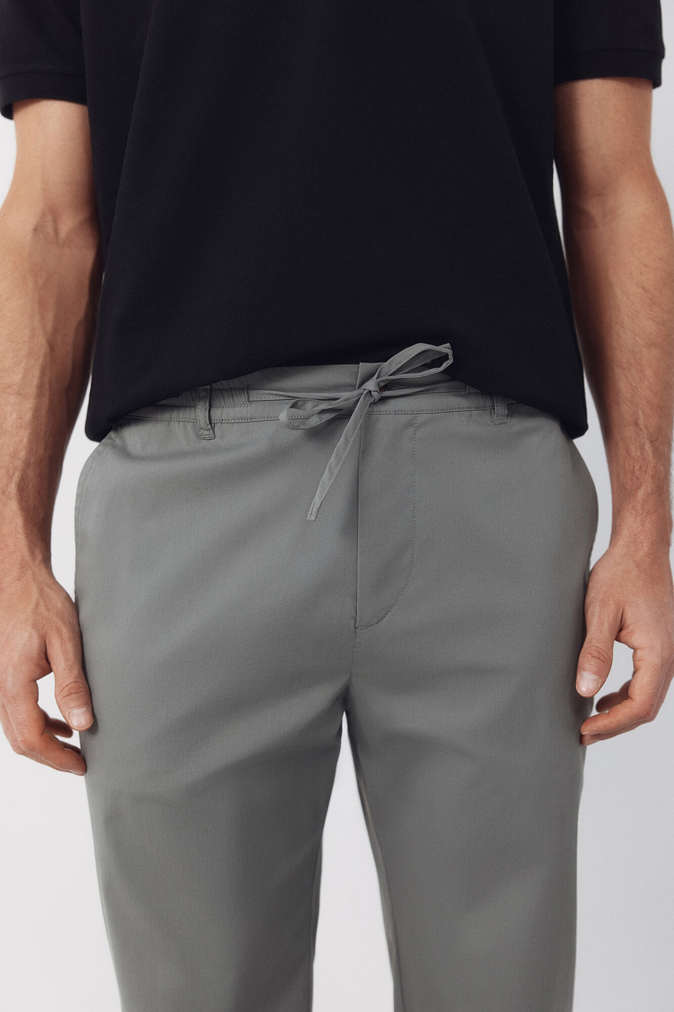 Cortefiel Technical chinos trousers with tapered laces Kaki