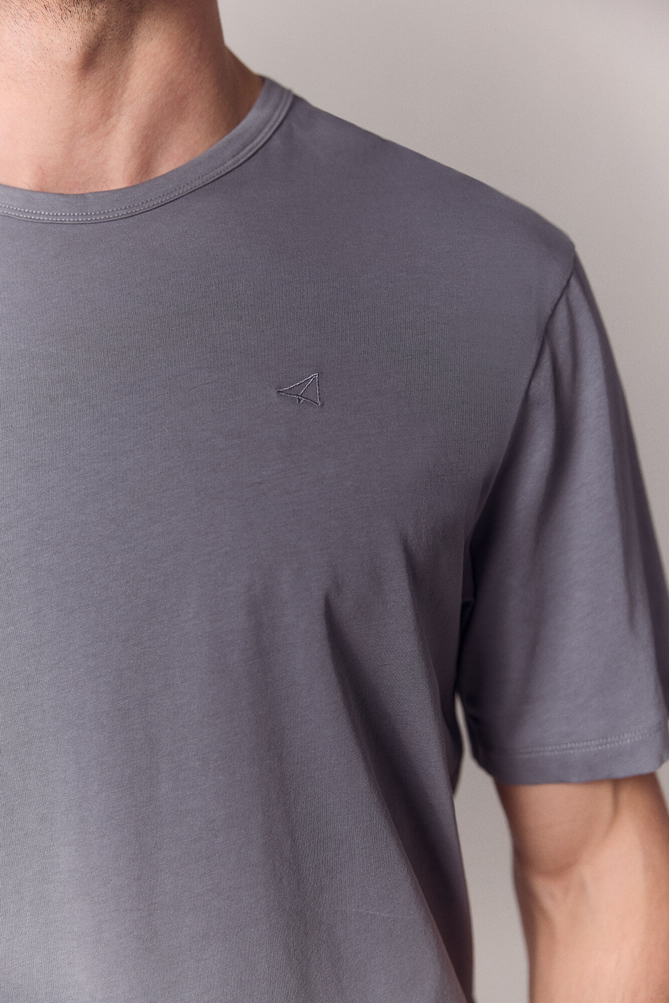 OOTO Camiseta b&aacute;sica ligera Gris