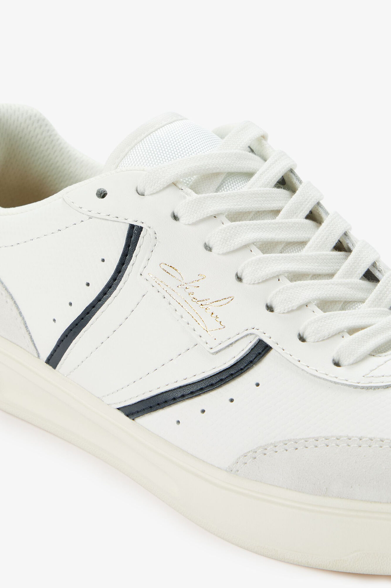 Fred Perry T&ecirc;nis B4 em couro/camur&ccedil;a com relevo