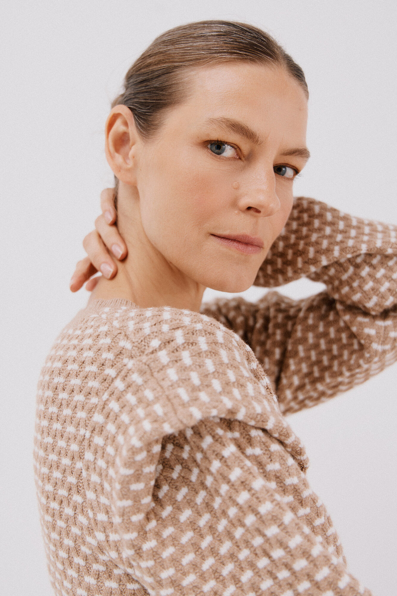 Cortefiel Jersey with marked shoulders Beige