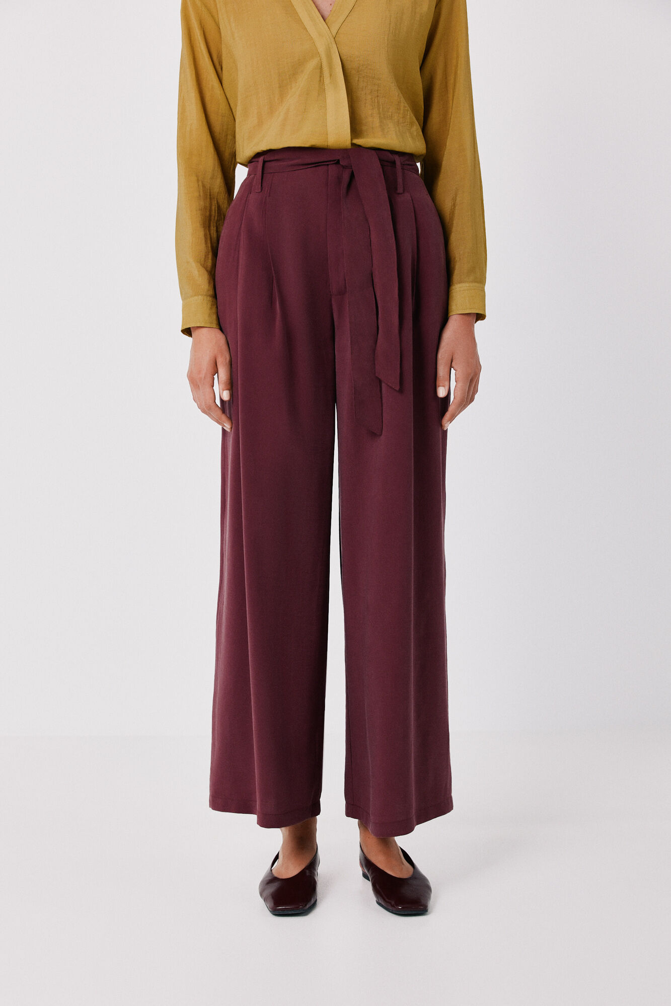 Cortefiel Fluid wide trousers Maroon