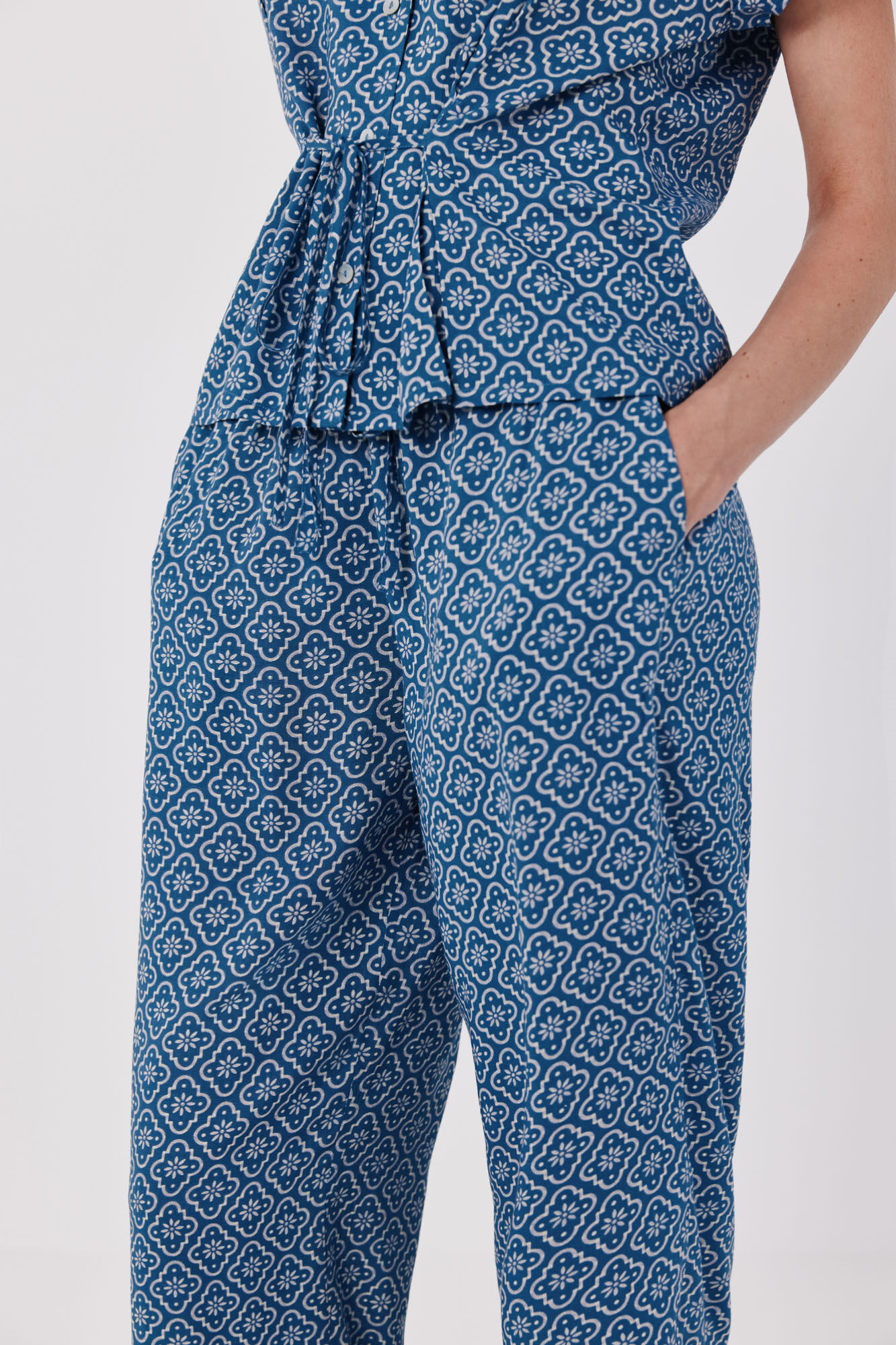 Cortefiel Printed fluid trousers Printed blue