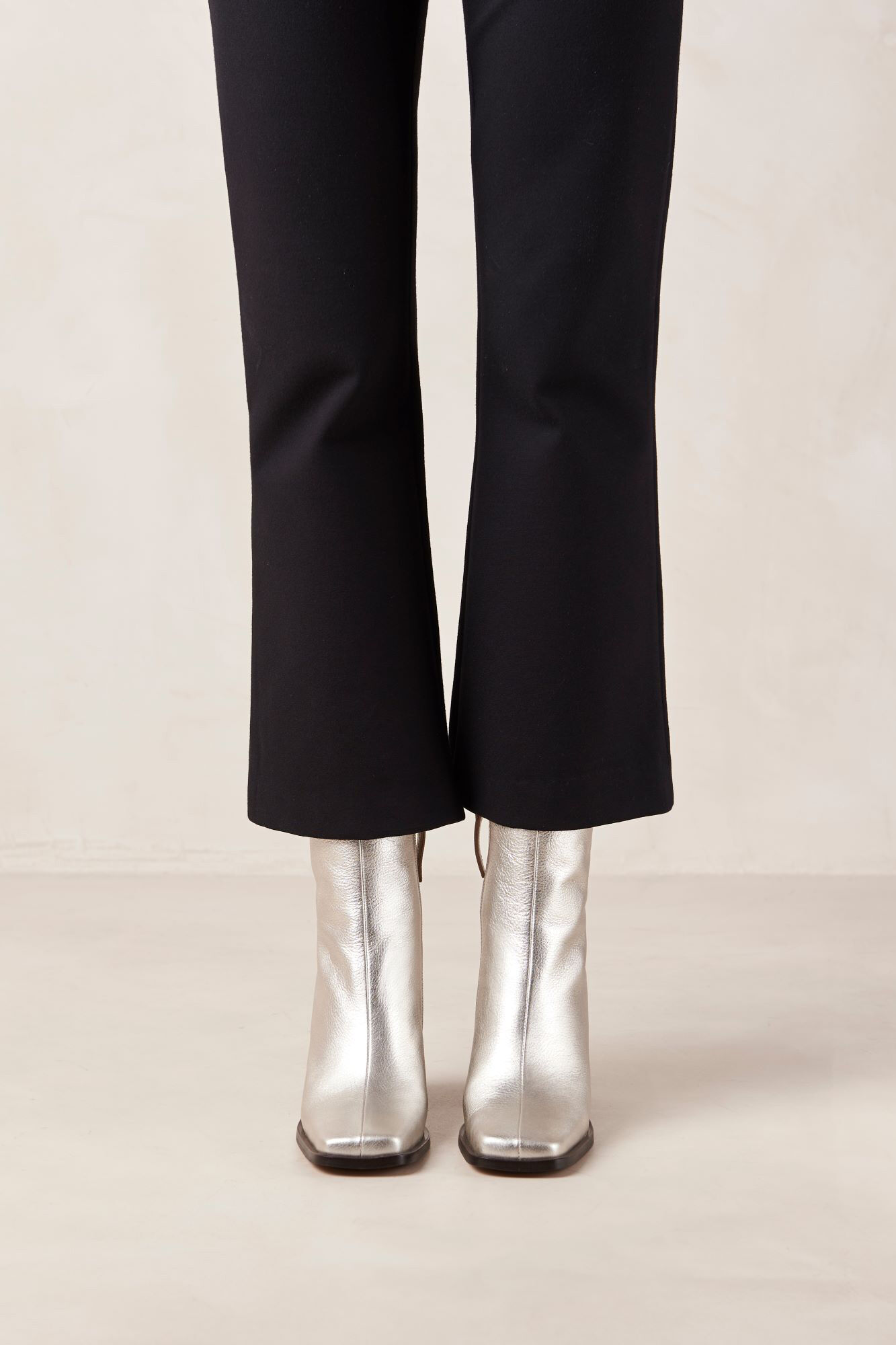 Alohas Botins de couro prateado South Shimmer Cinzento