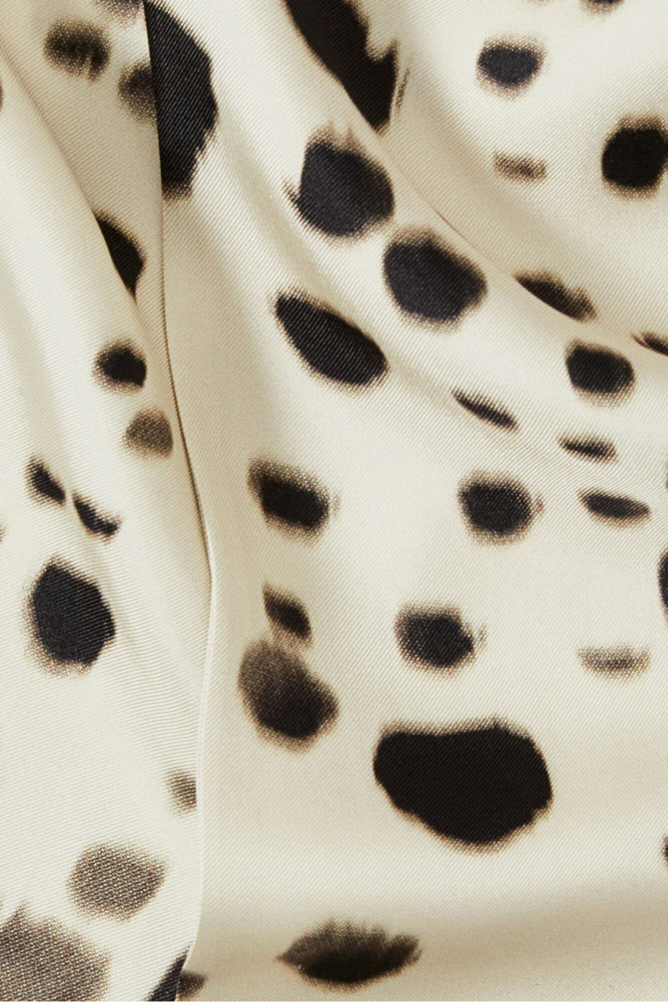 Selected Len&ccedil;o estampado 100% seda. Tostado