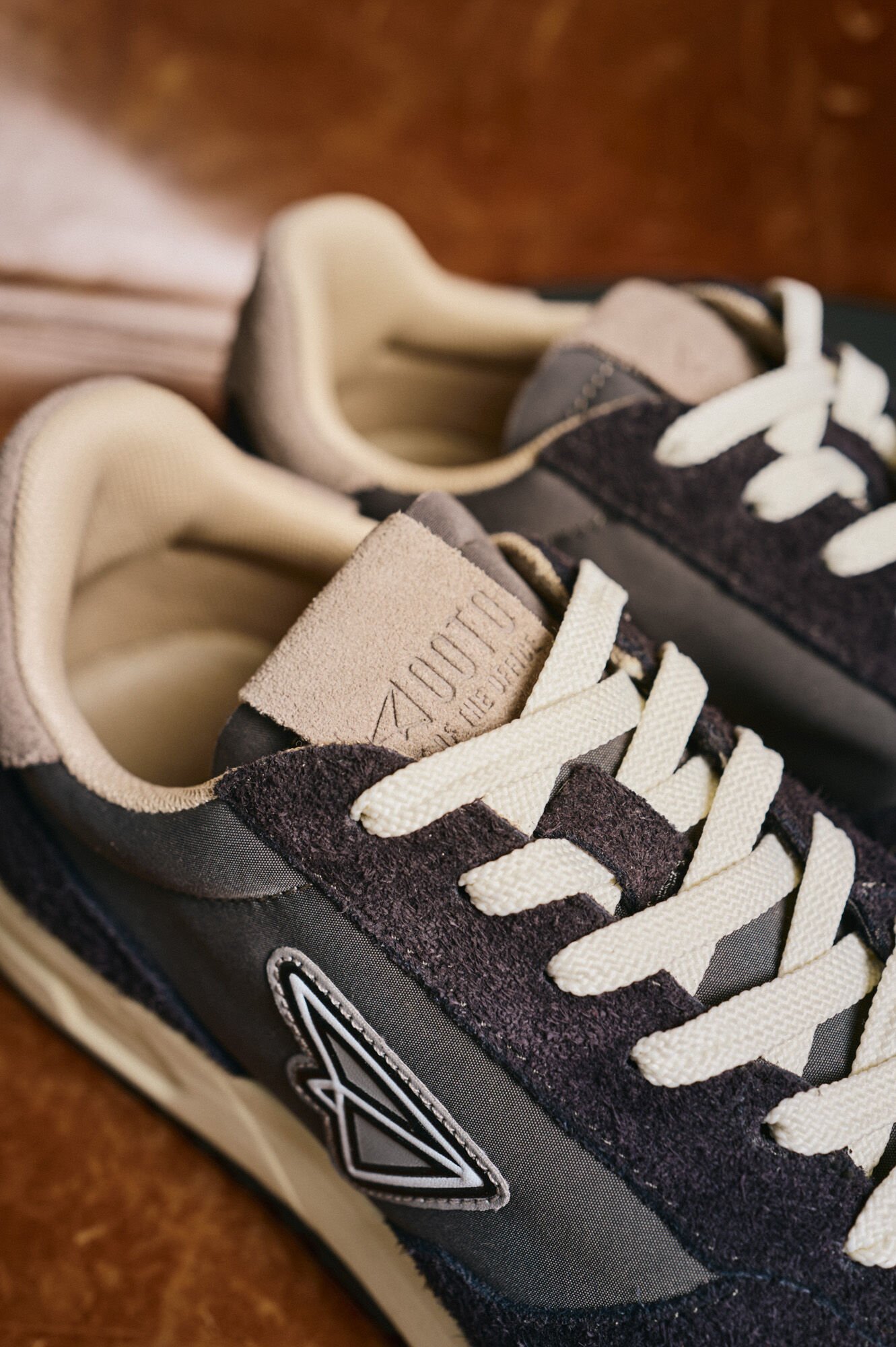 OOTO T&ecirc;nis de pele e tecido Cinzento