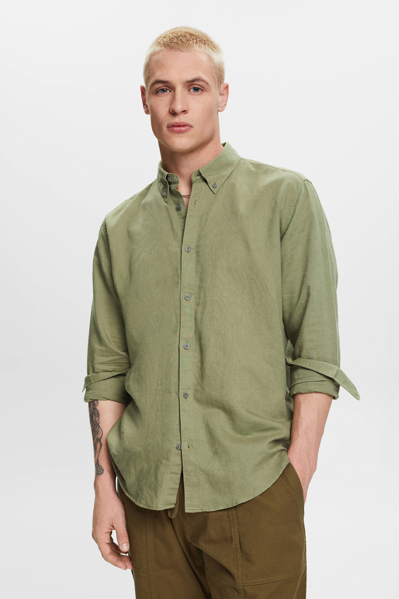 Esprit Camisa b&aacute;sica regular fit con lino Kaki