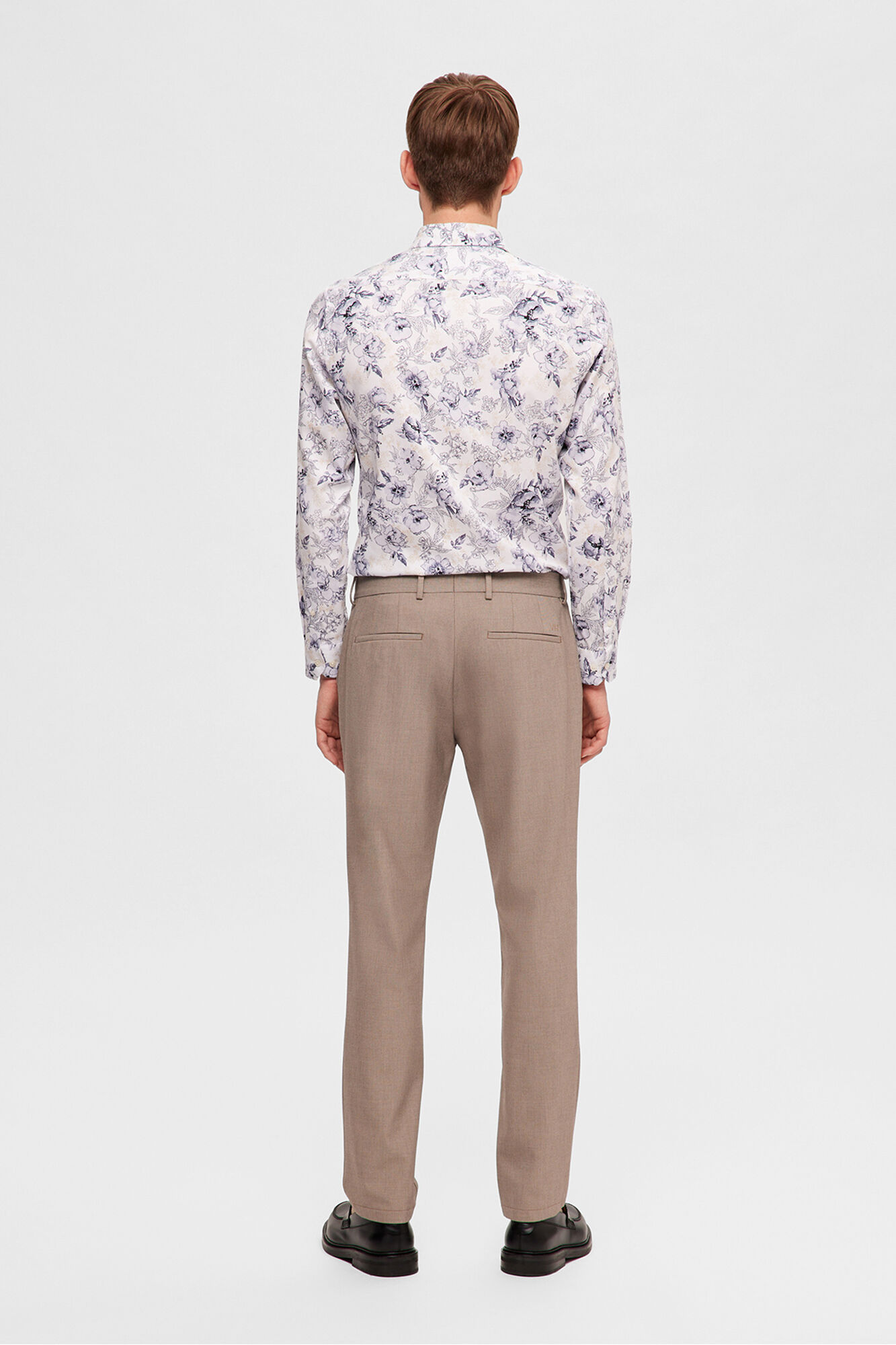 Selected Cal&ccedil;a formais slim fit. Tostado