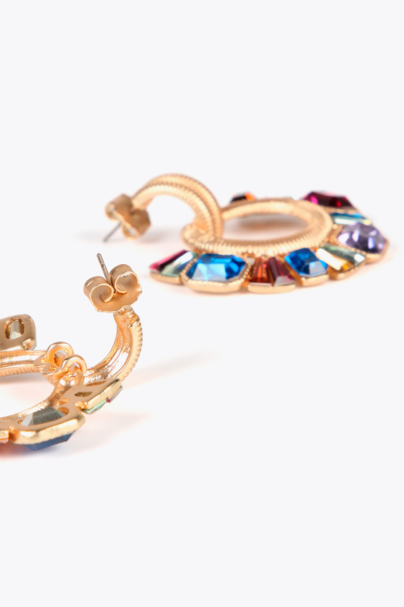 Lola Casademunt Pendientes joya de aro frontal Multicolor