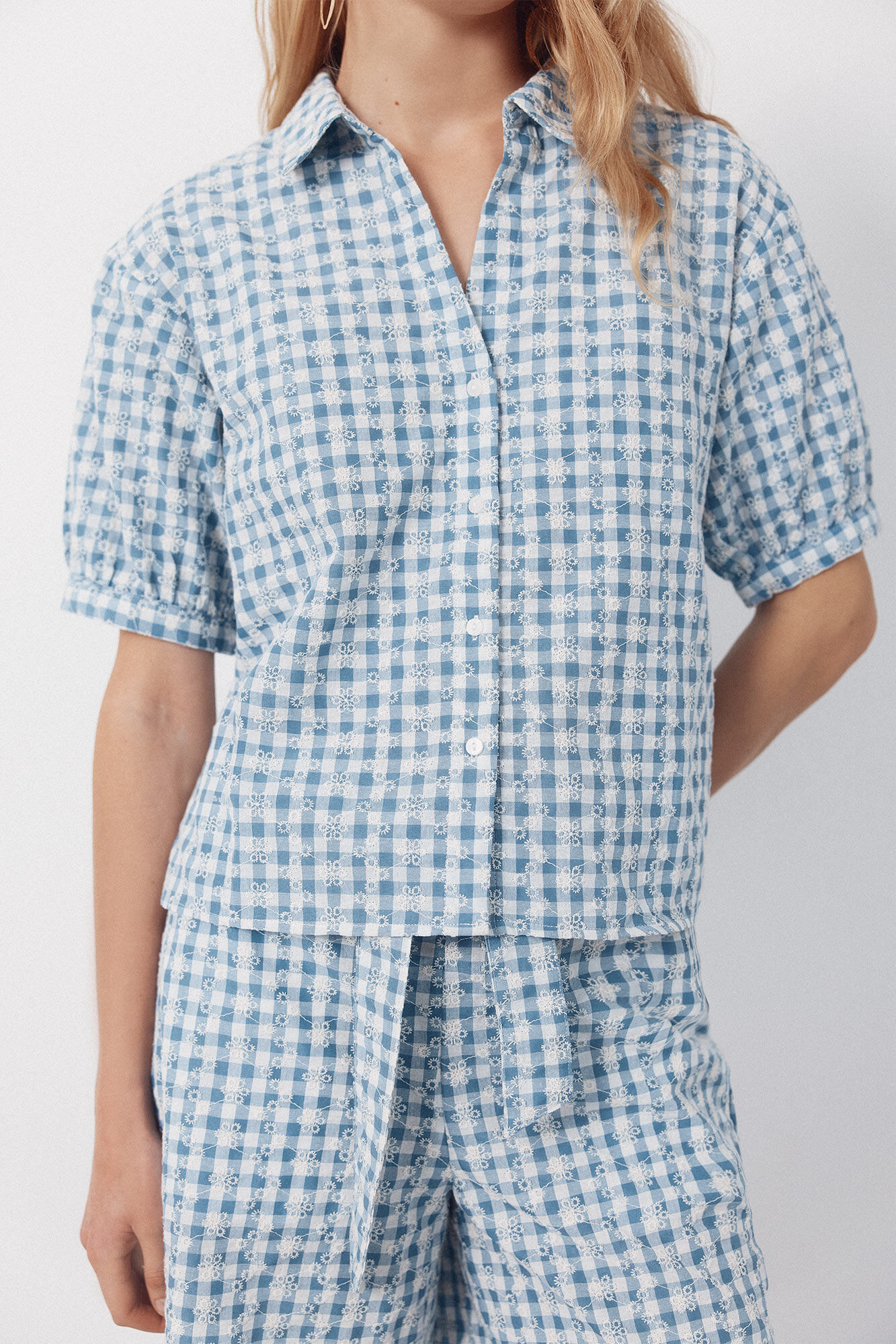 Cortefiel Blusa vichy bordada Estampado azul