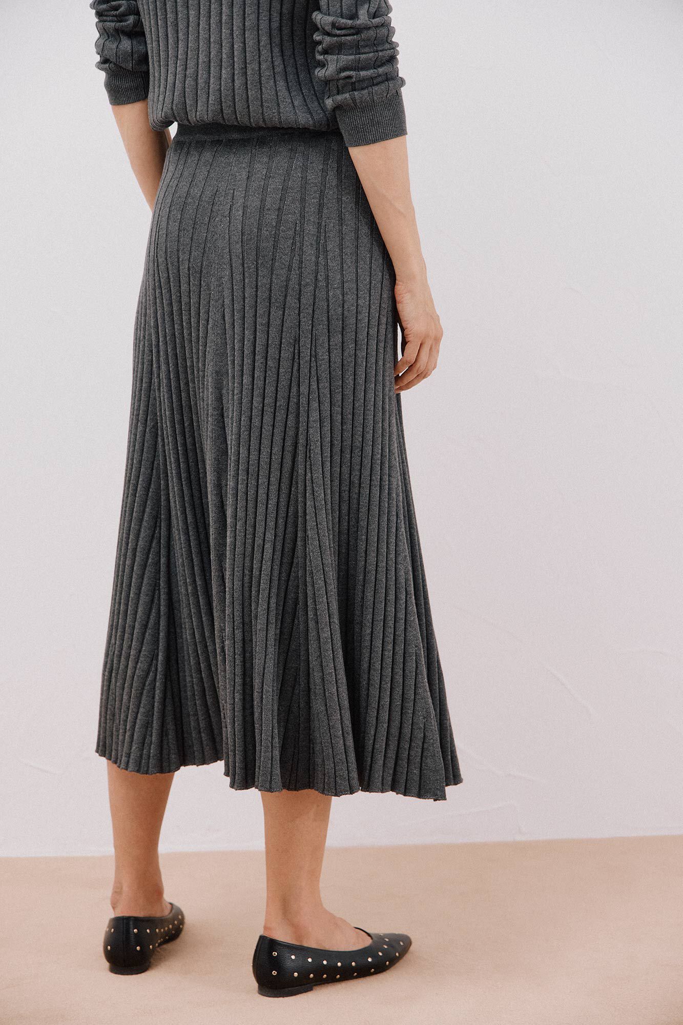Cortefiel Flared jersey-knit skirt Grey