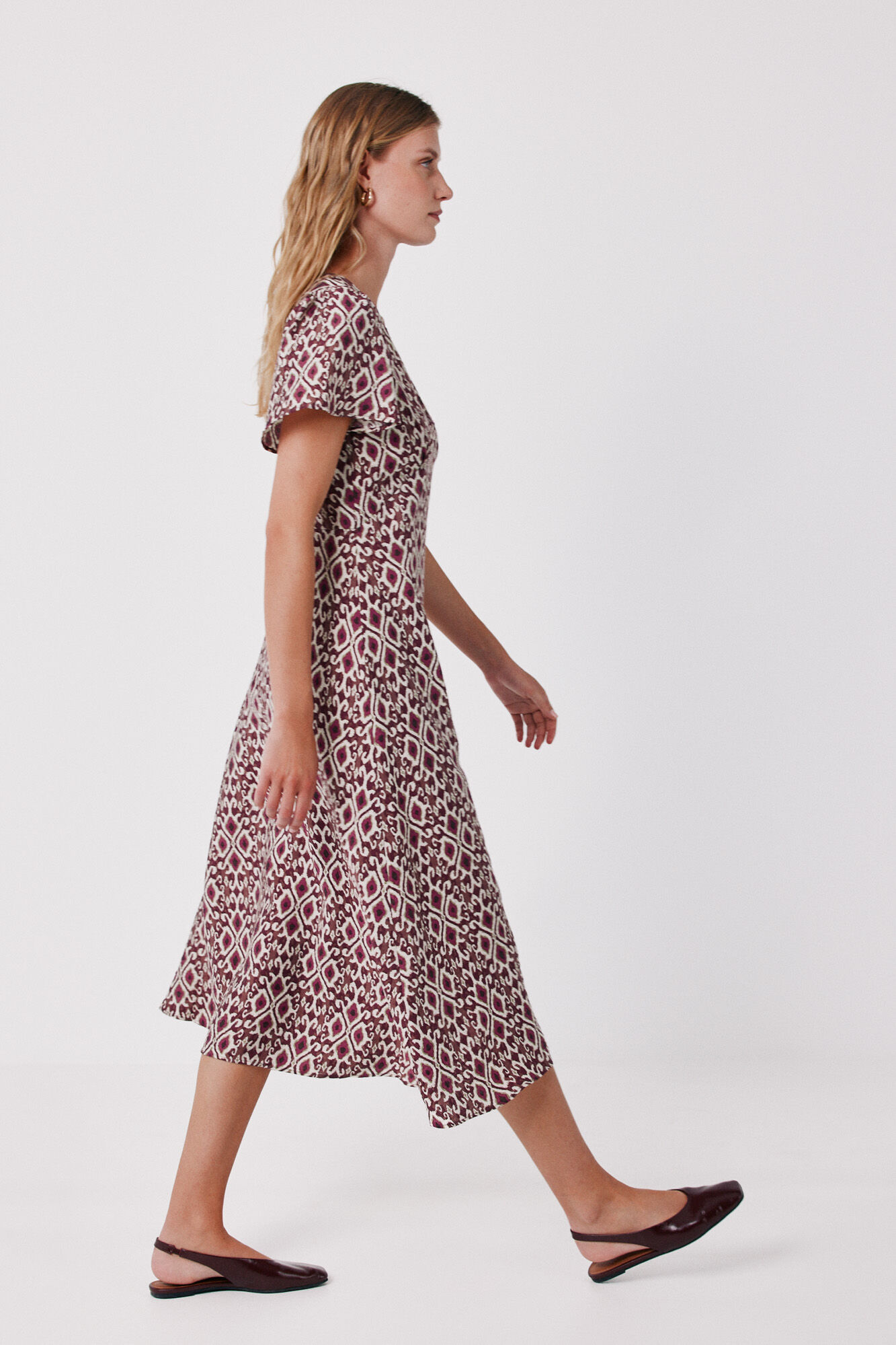 Cortefiel Vestido pico manga vuelo