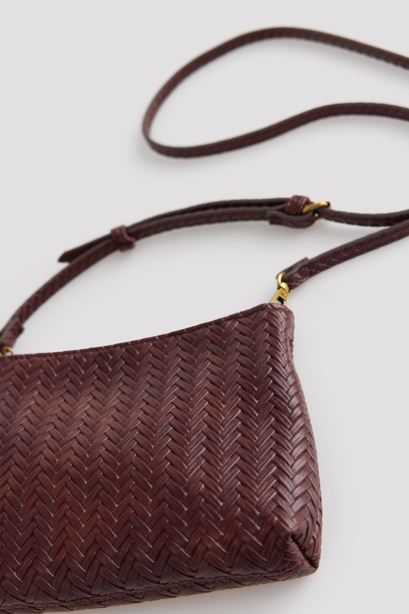 Cortefiel Textured crossbody wallet Dark brown