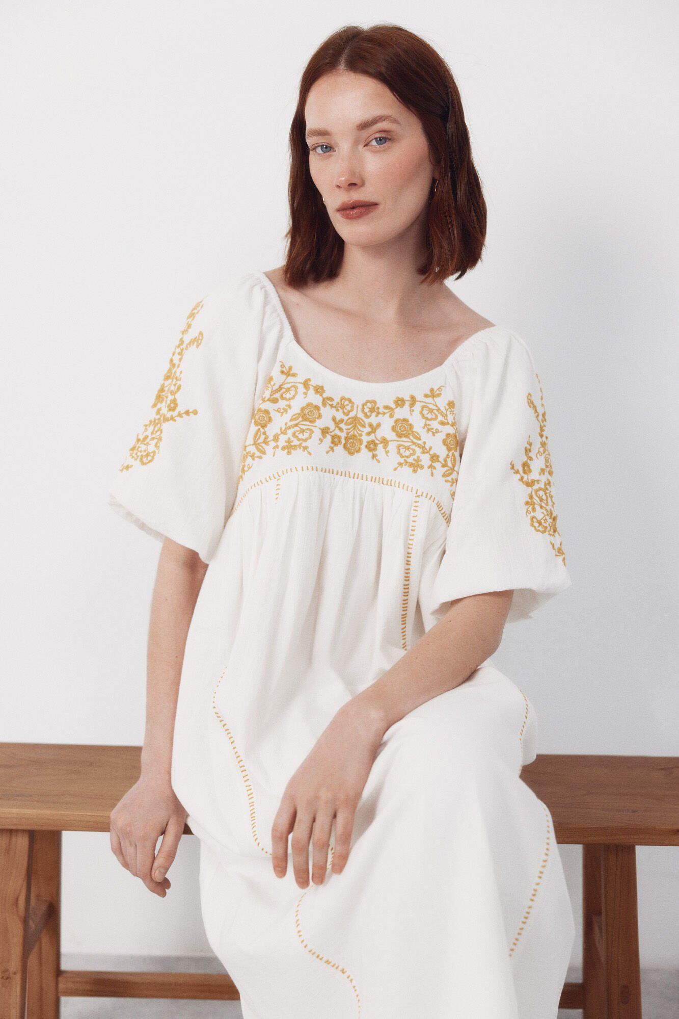 Cortefiel Vestido bordado