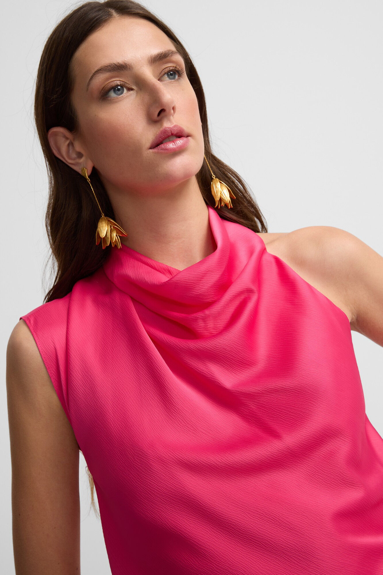 Silbon Top de cetim assim&eacute;trico Subiu