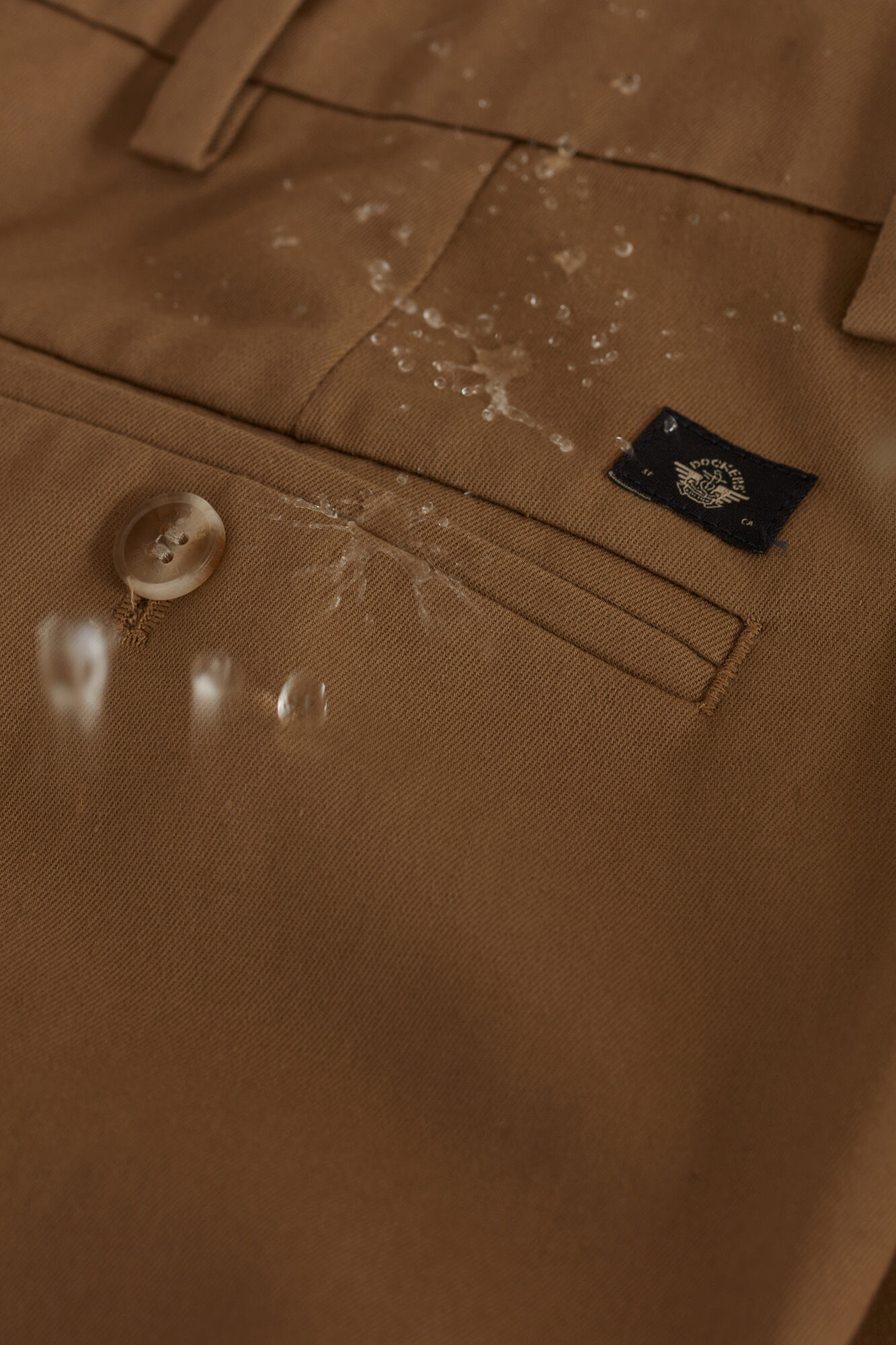 Dockers Cal&ccedil;as slim fit Tostado