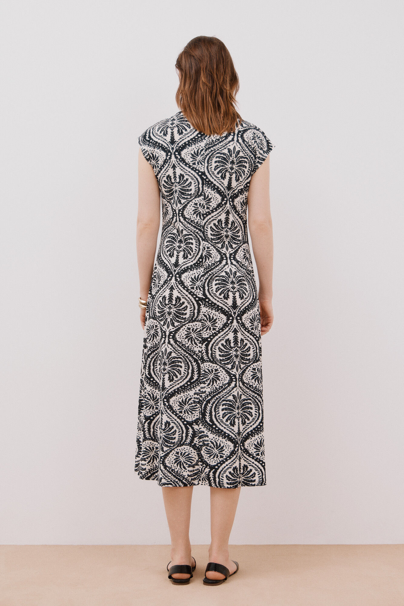 Cortefiel Contrast V neckline dress Printed white