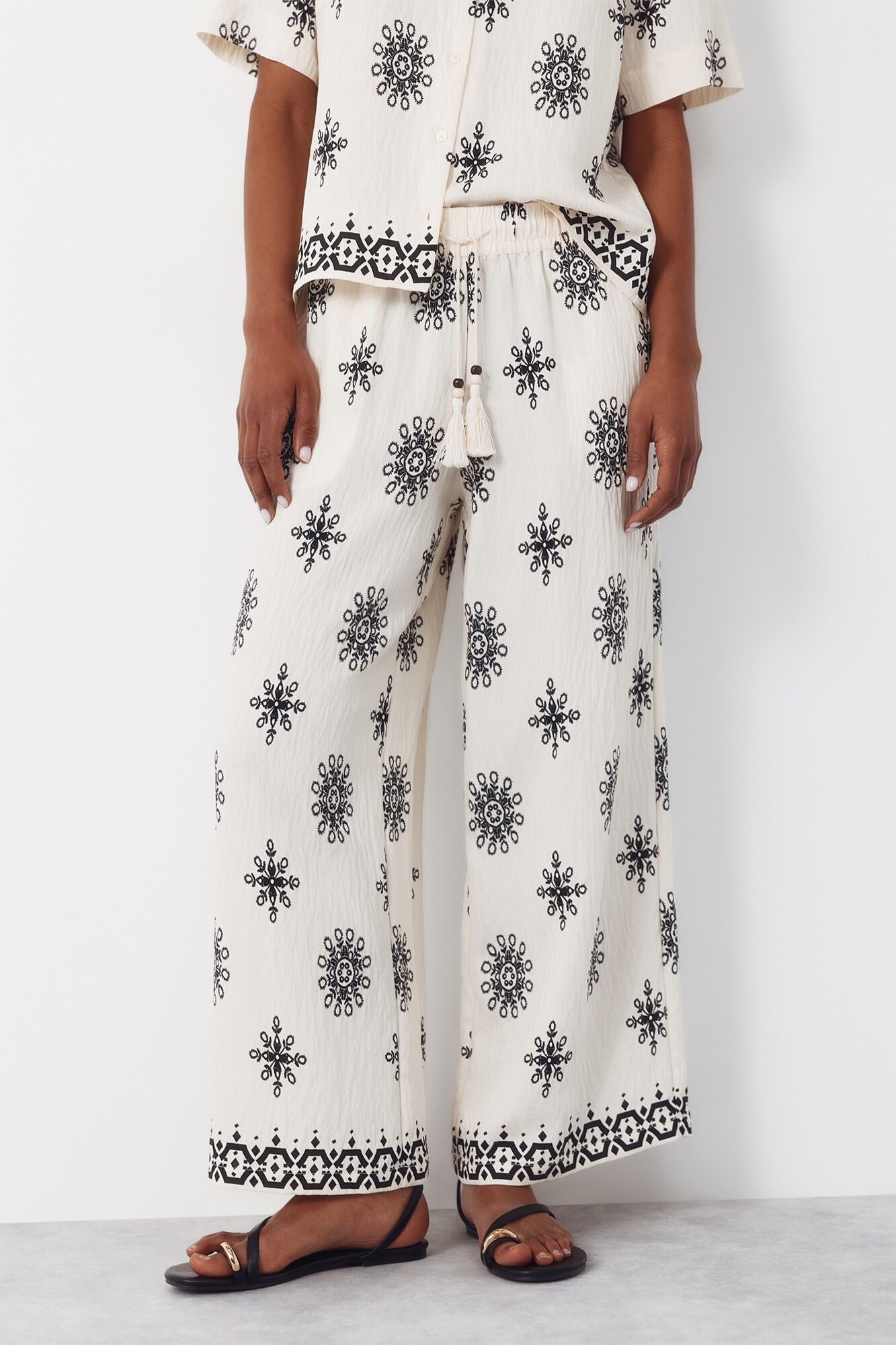 Cortefiel Printed trousers