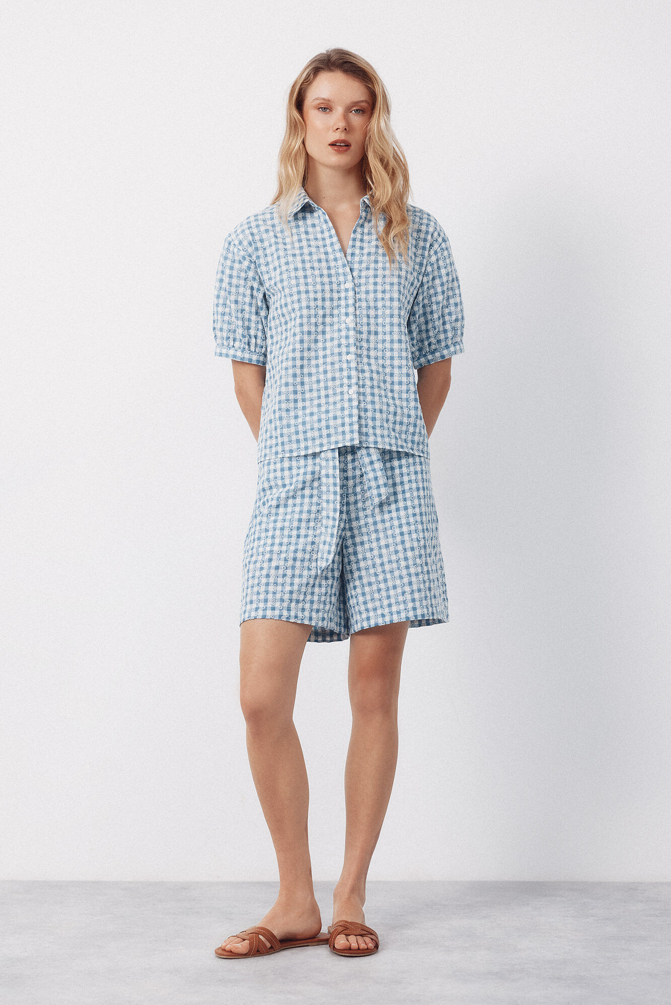 Cortefiel Blusa vichy bordada