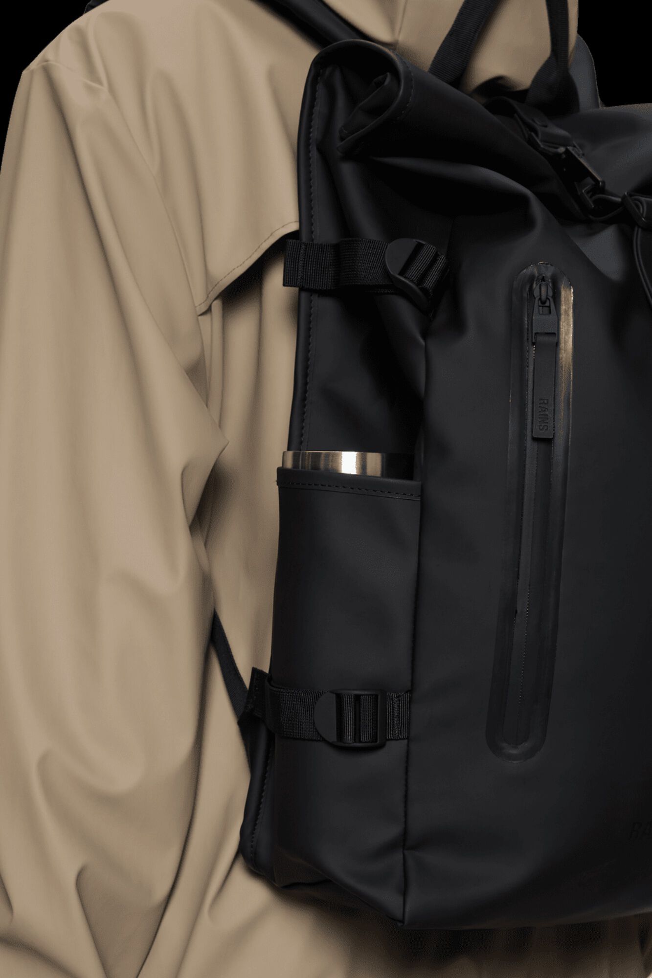 Rains Mochila rolltop grande imperme&aacute;vel Preto