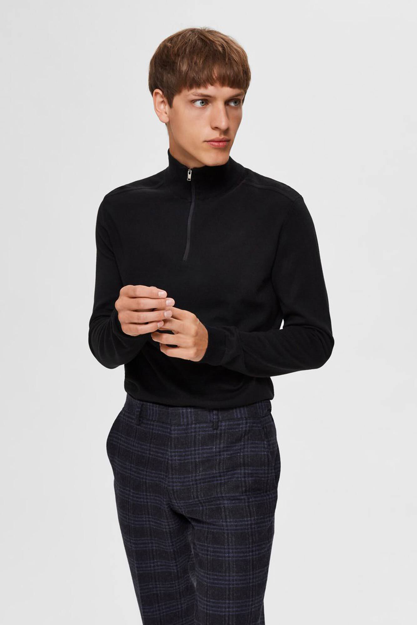 Selected 100% cotton stockings zip fastening jumper . Black