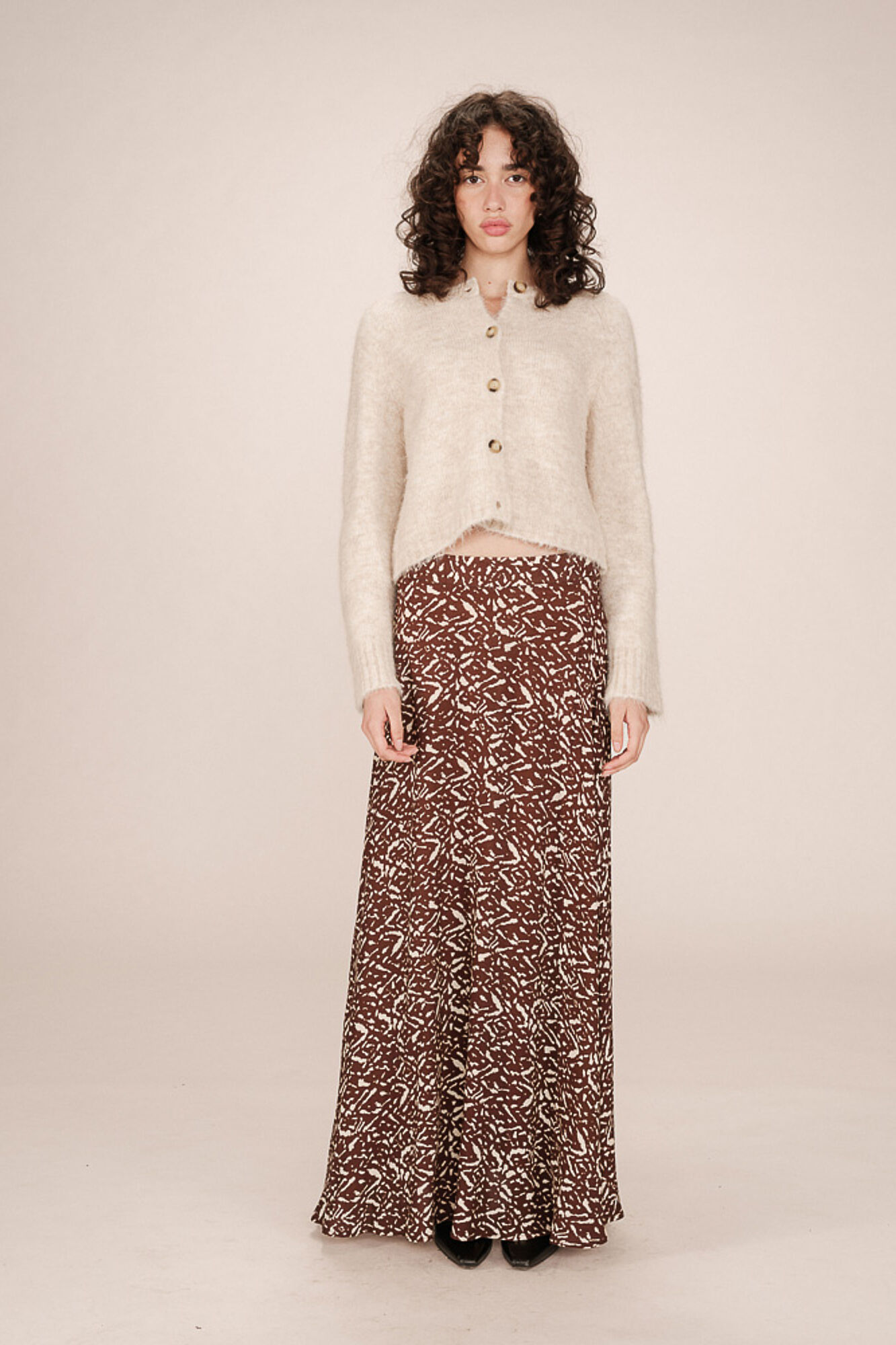 Grace & Mila Saia longa e esvoa&ccedil;ante estampada com motivo gr&aacute;fico