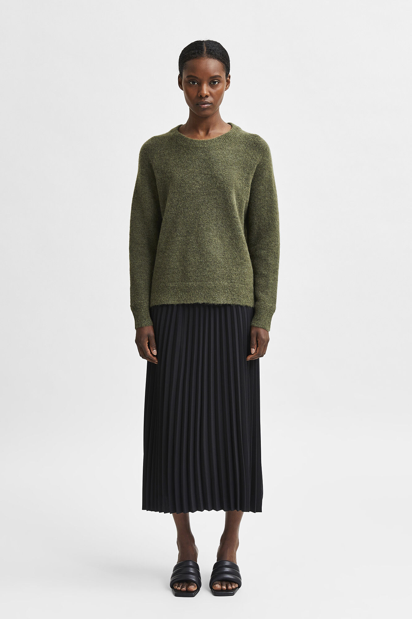Selected Femme Jersey de cuello redondo confeccionado con lana y alpaca. Regular Fit. Verde