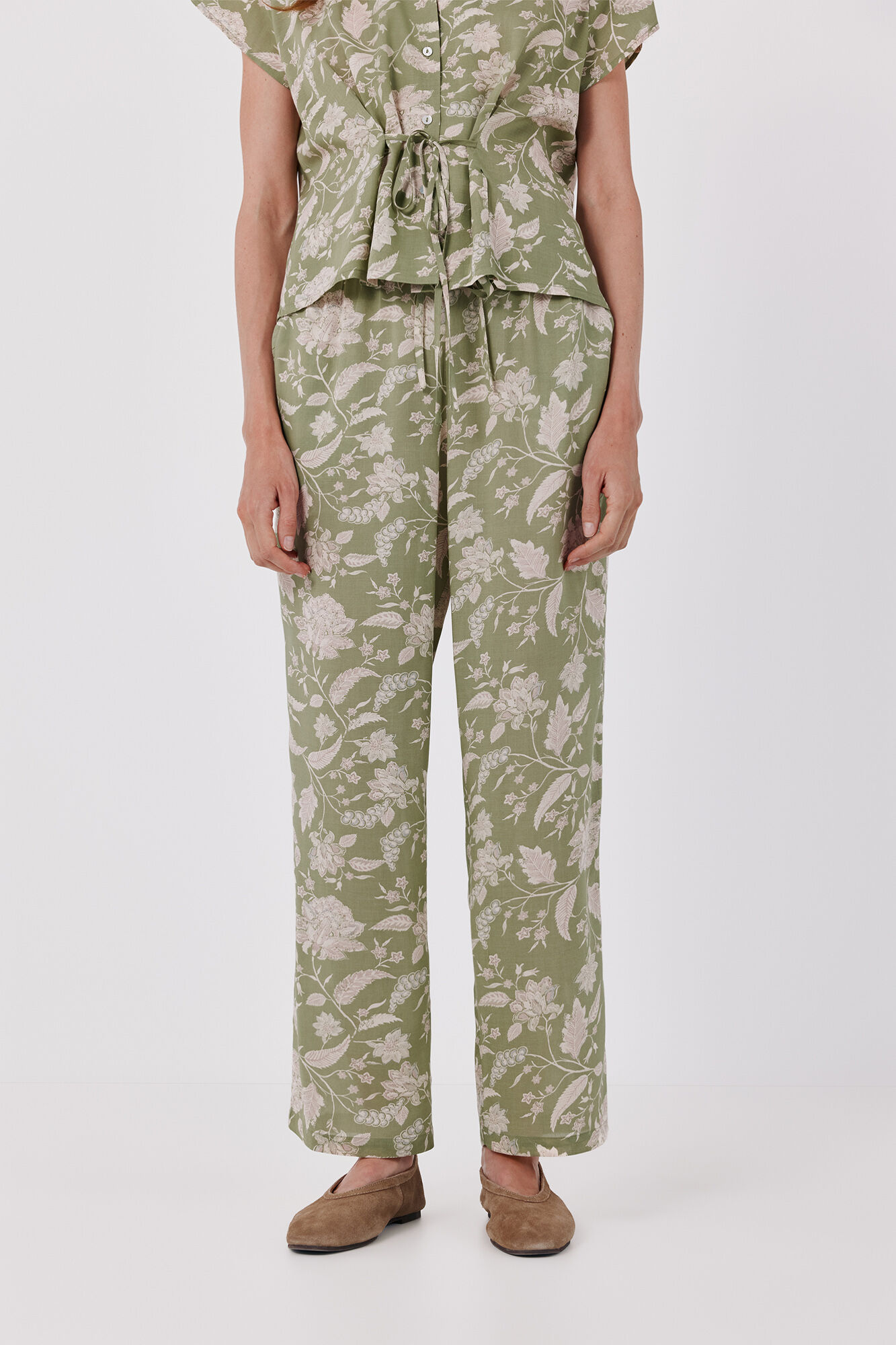Cortefiel Cal&ccedil;a fluida estampada