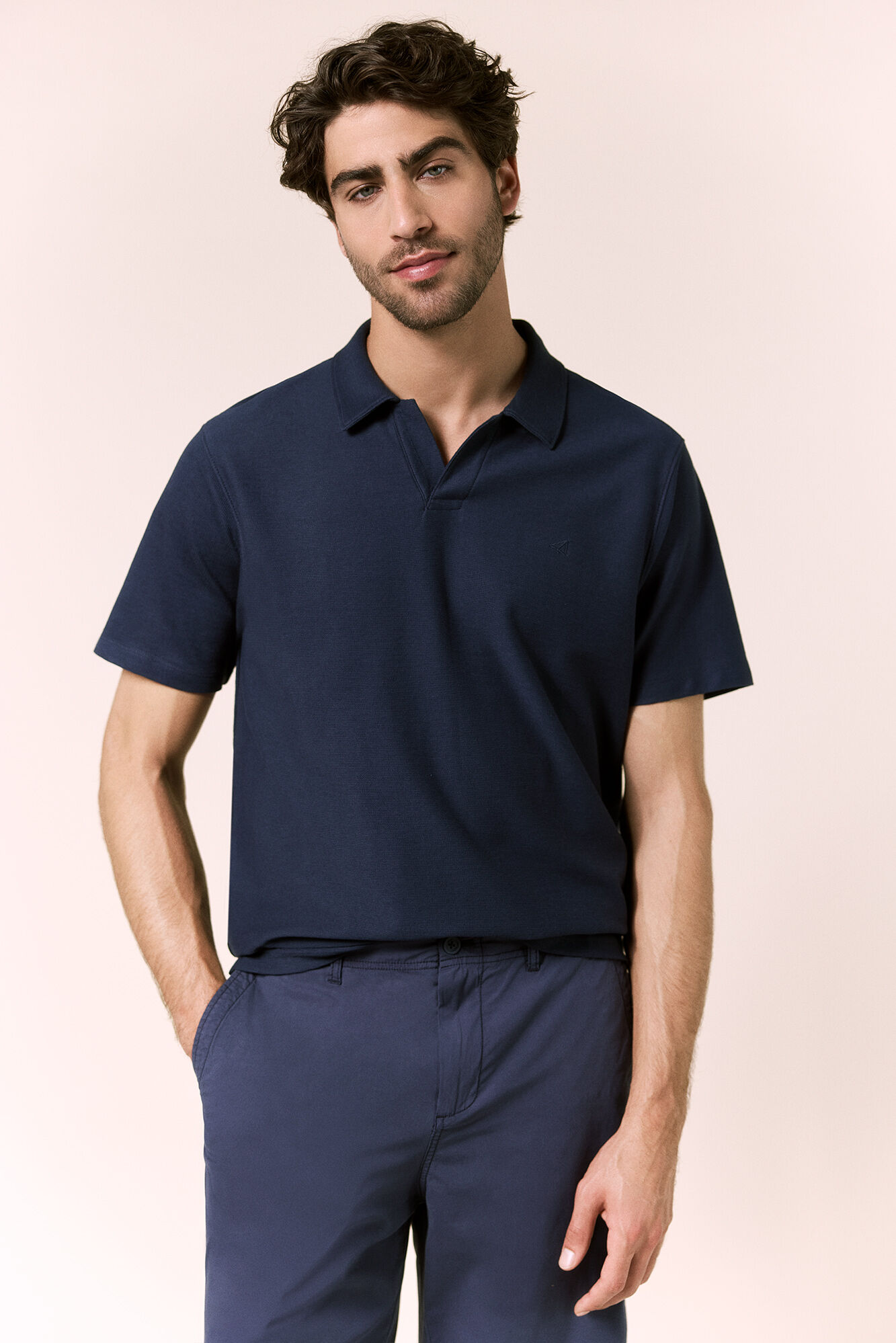 OOTO Polo piqu&eacute; gola em V