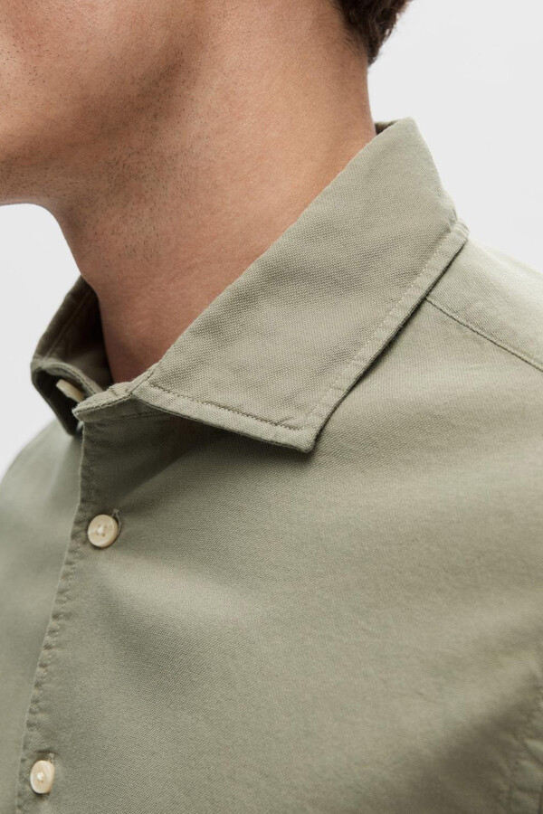 Cortefiel Camisa de manga larga confeccionada con algodón orgánico Verde pistacho