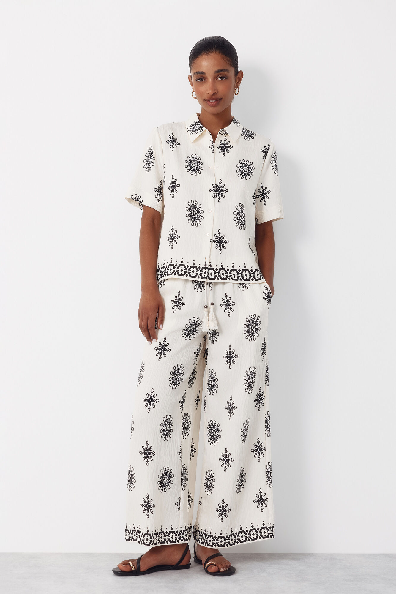 Cortefiel Printed trousers Printed white