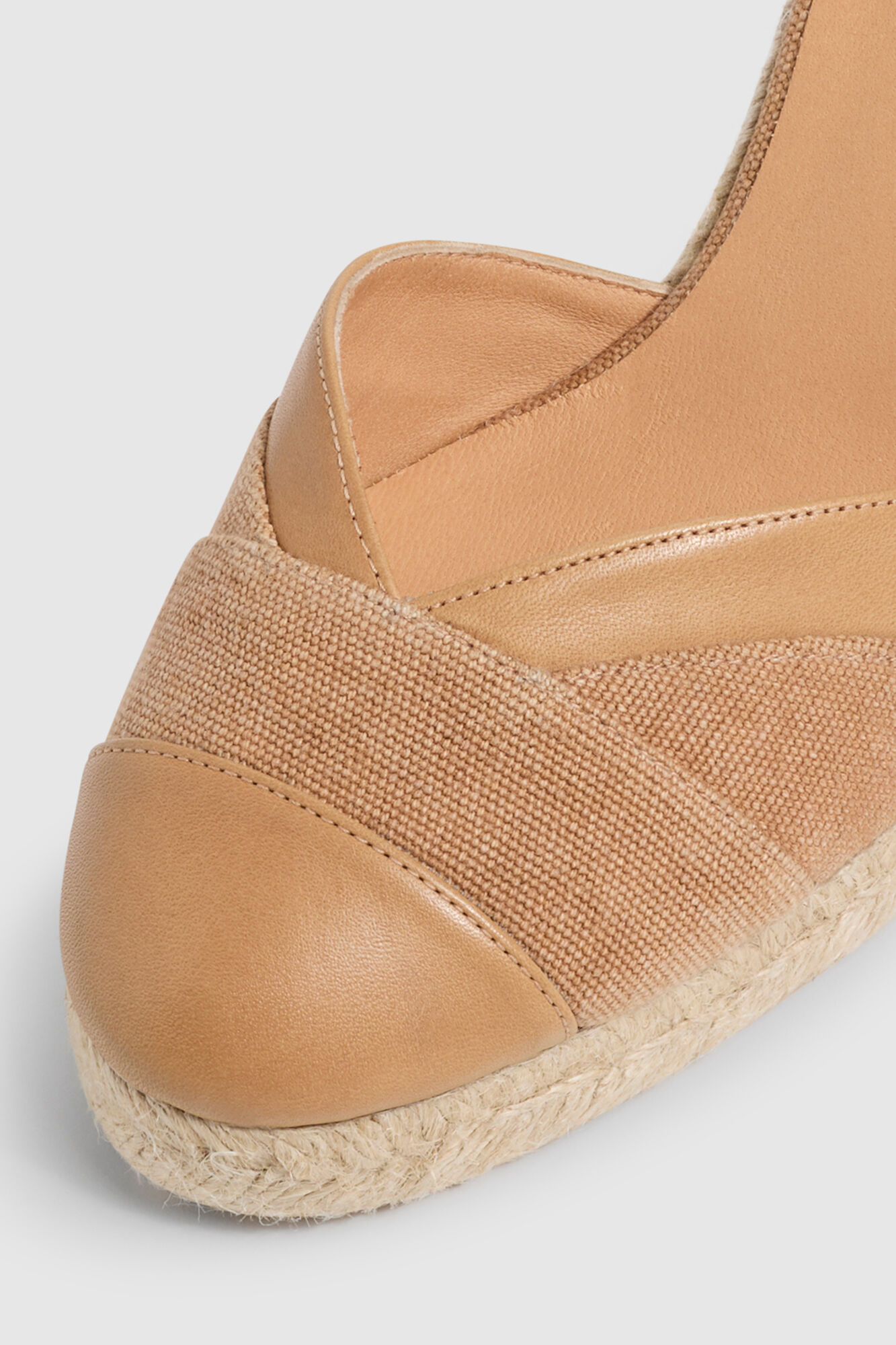 Casta&ntilde;er Alpercata com cunha Clara lona Castanho