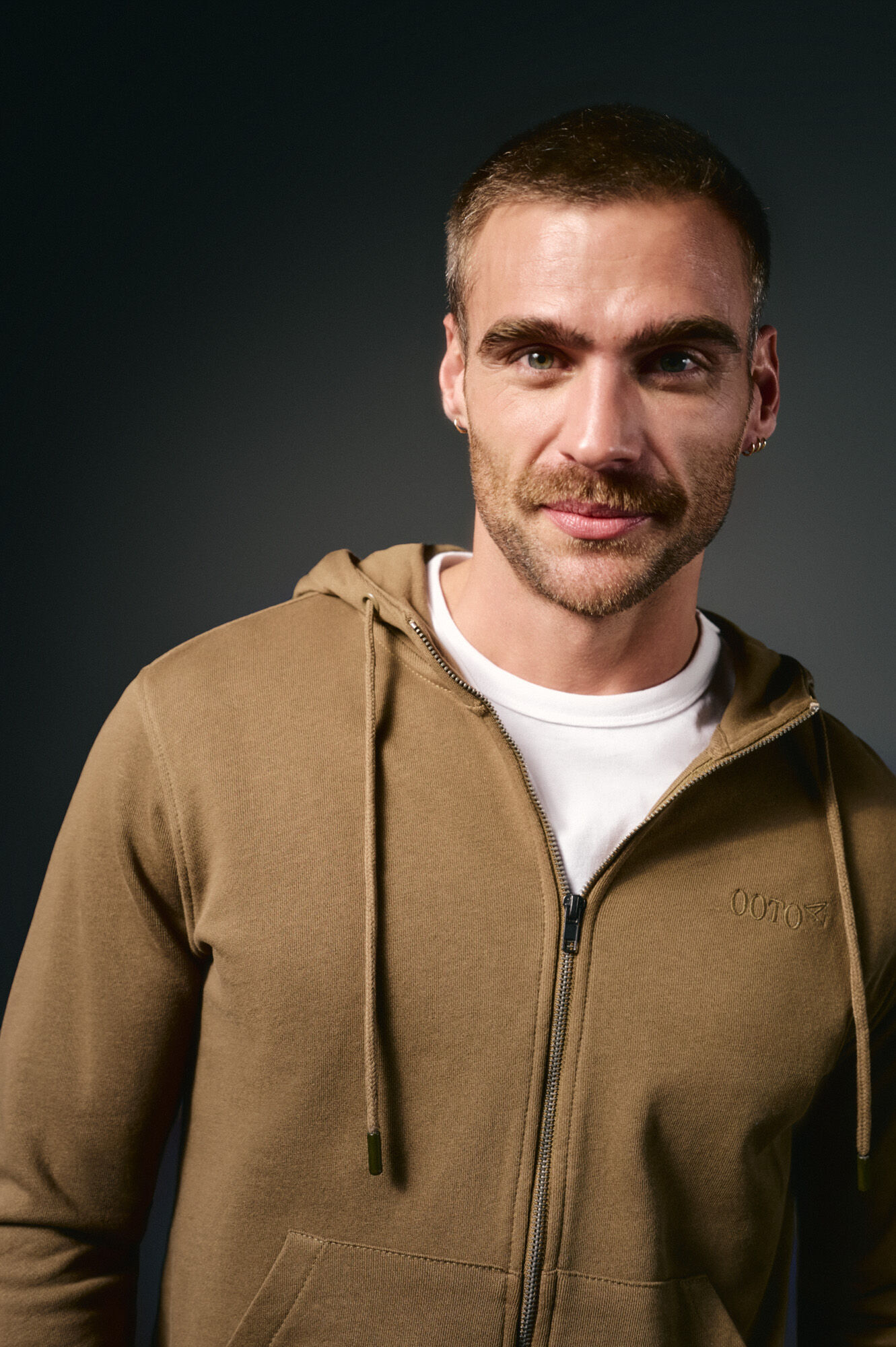 OOTO Sweatshirt com capuz Castanho