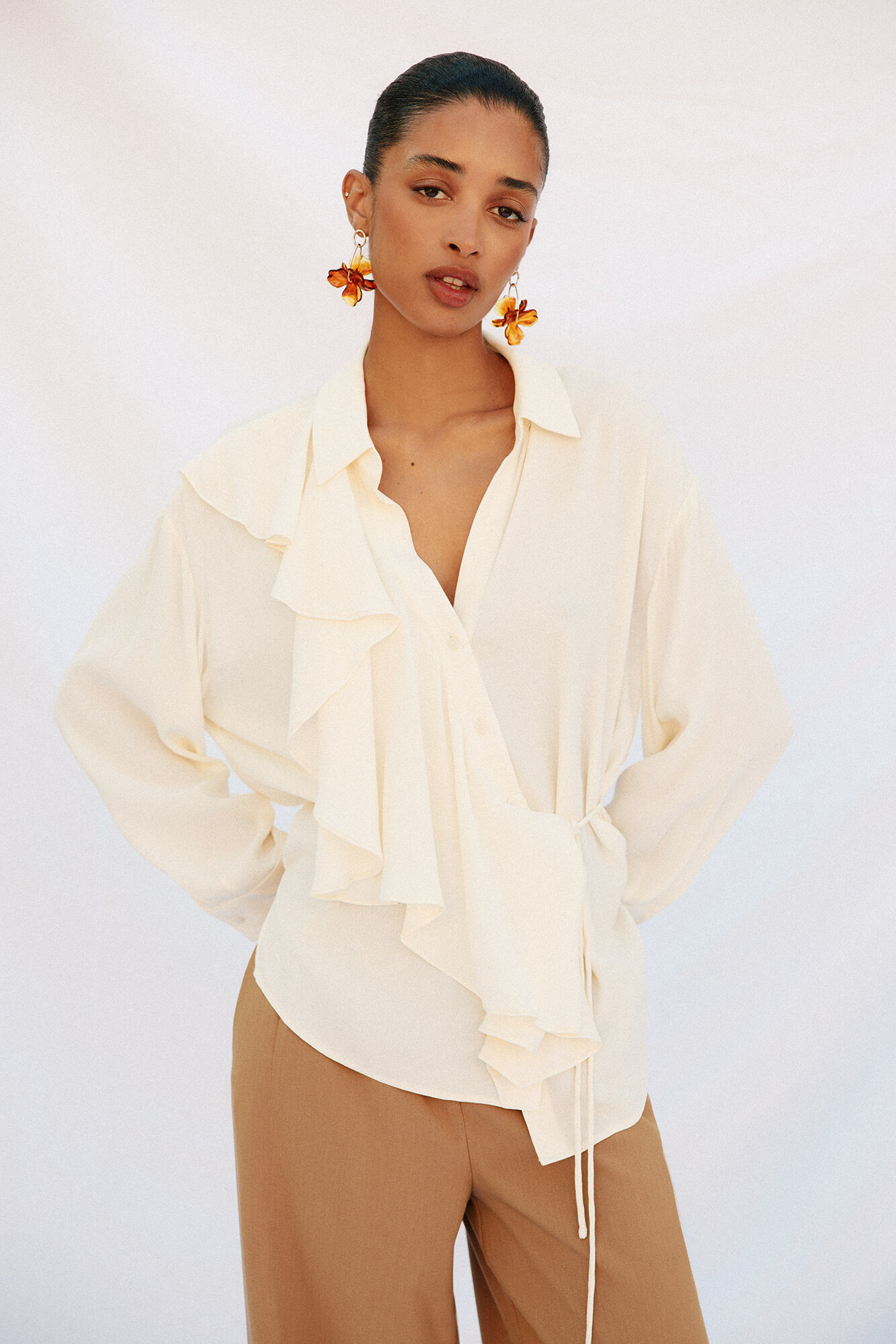 Cortefiel Camisa de folho manga comprida com babados Branco