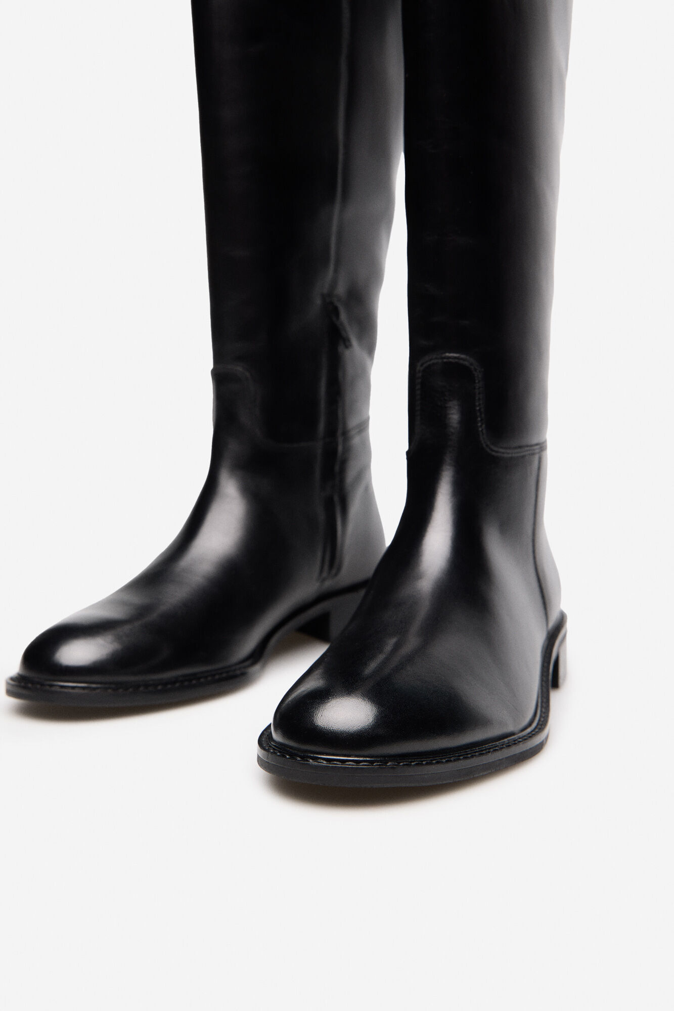 Cortefiel leather riding boot Black