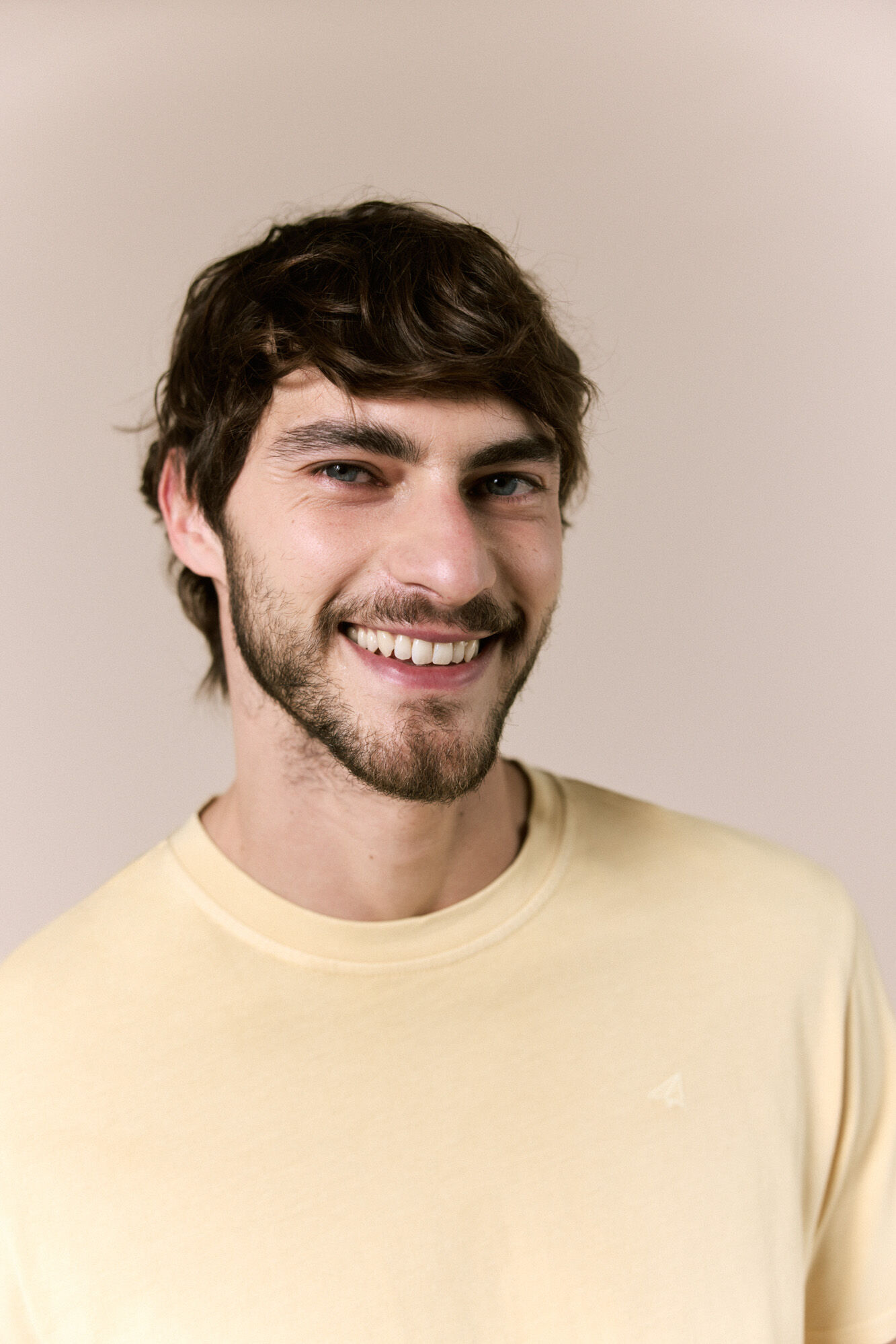 OOTO Washed basic T-shirt Gold