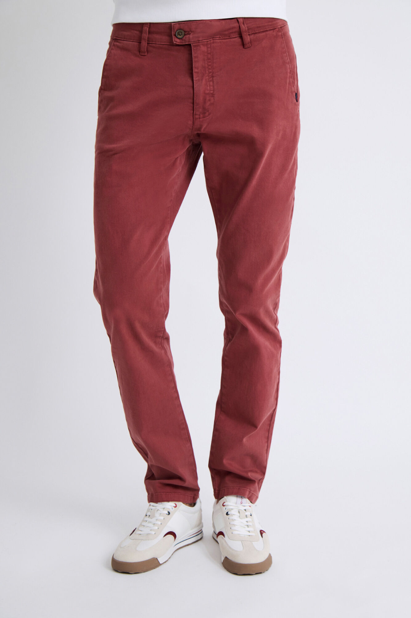 Williot Cal&ccedil;as chino justas Granada