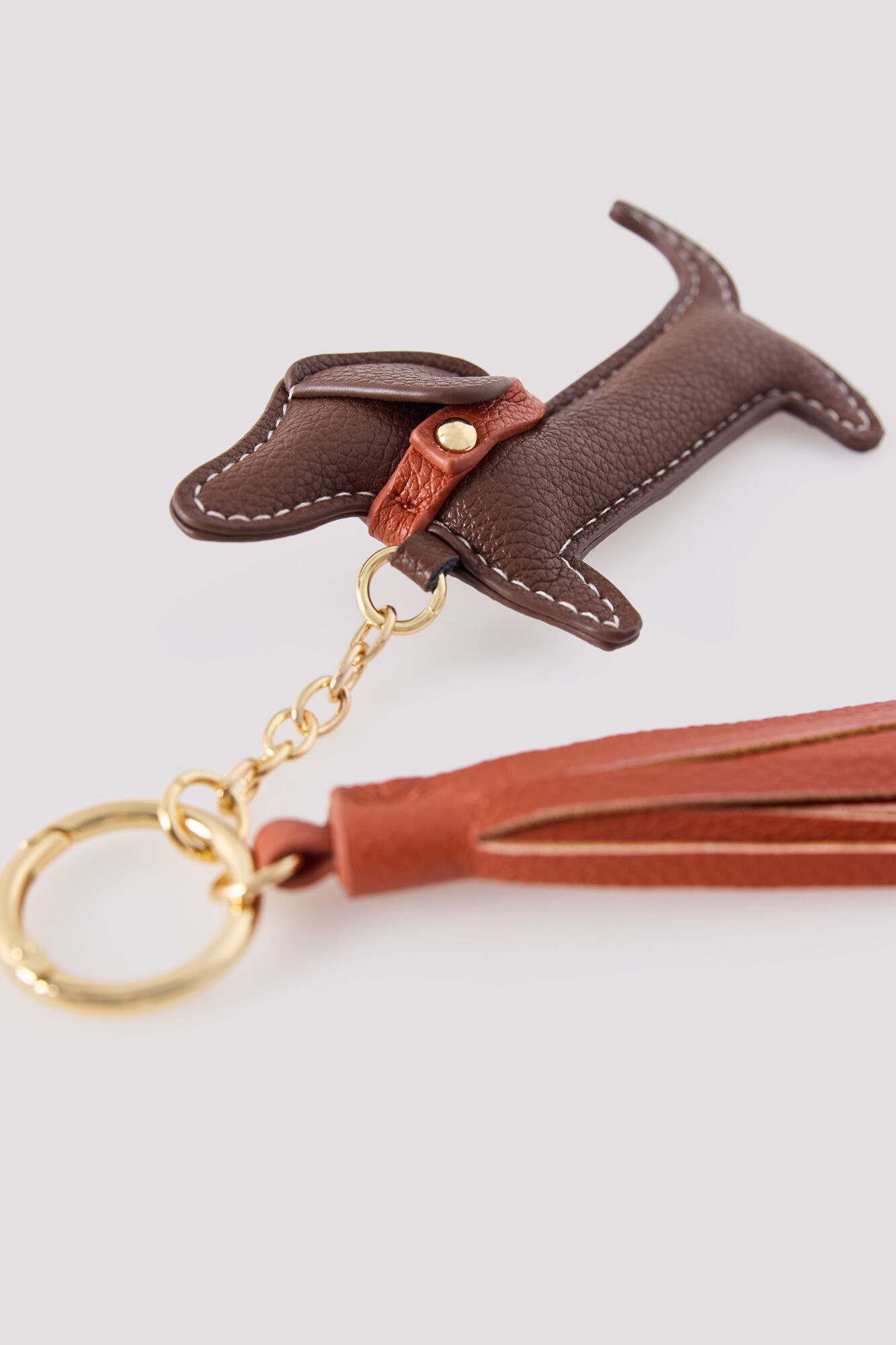 Cortefiel Charm c&atilde;o borla